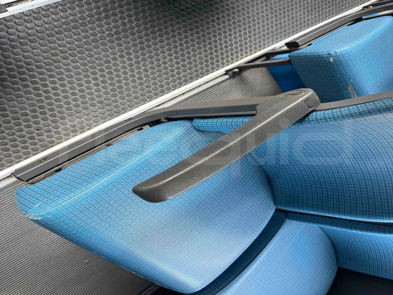 Iveco A45E12 A45E12 - Euro 2 - 90 kW - 6.860 mt - armrest detail photo