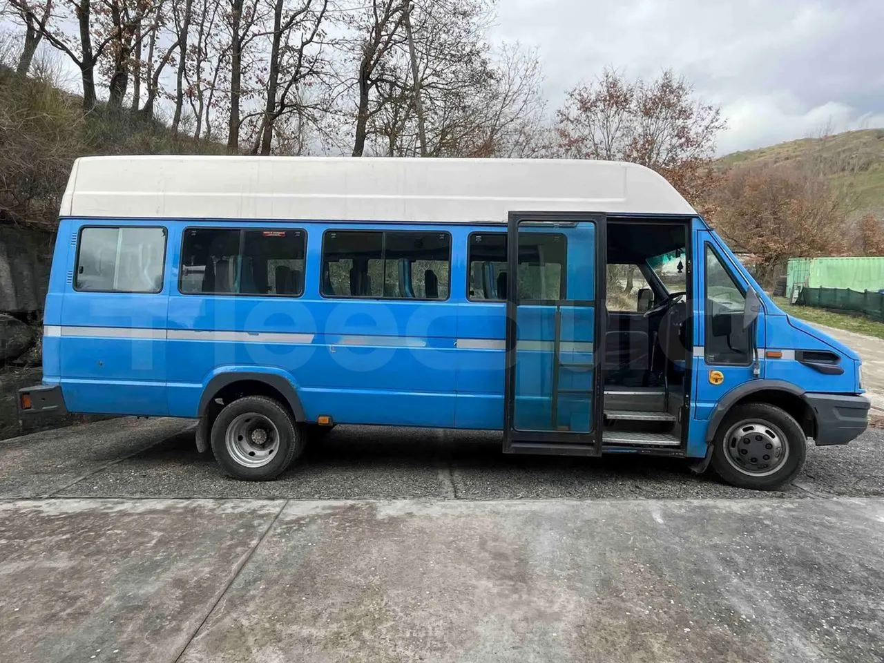 Iveco A45E12 A45E12 - Euro 2 - 90 kW - 6.860 mt - right side doors open