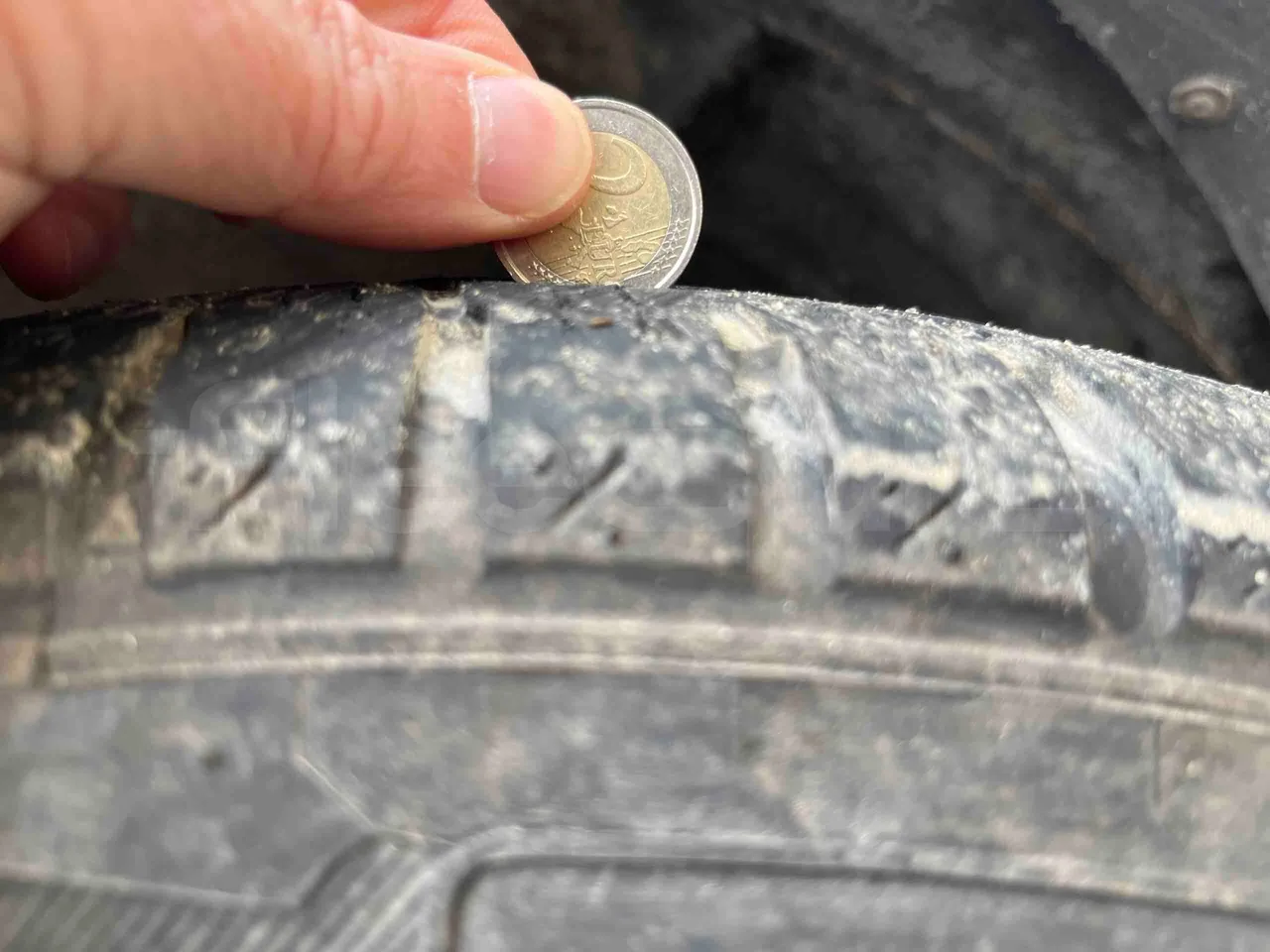 Iveco A45E12 A45E12 - Euro 2 - 90 kW - 6.860 mt - rear left tire photo