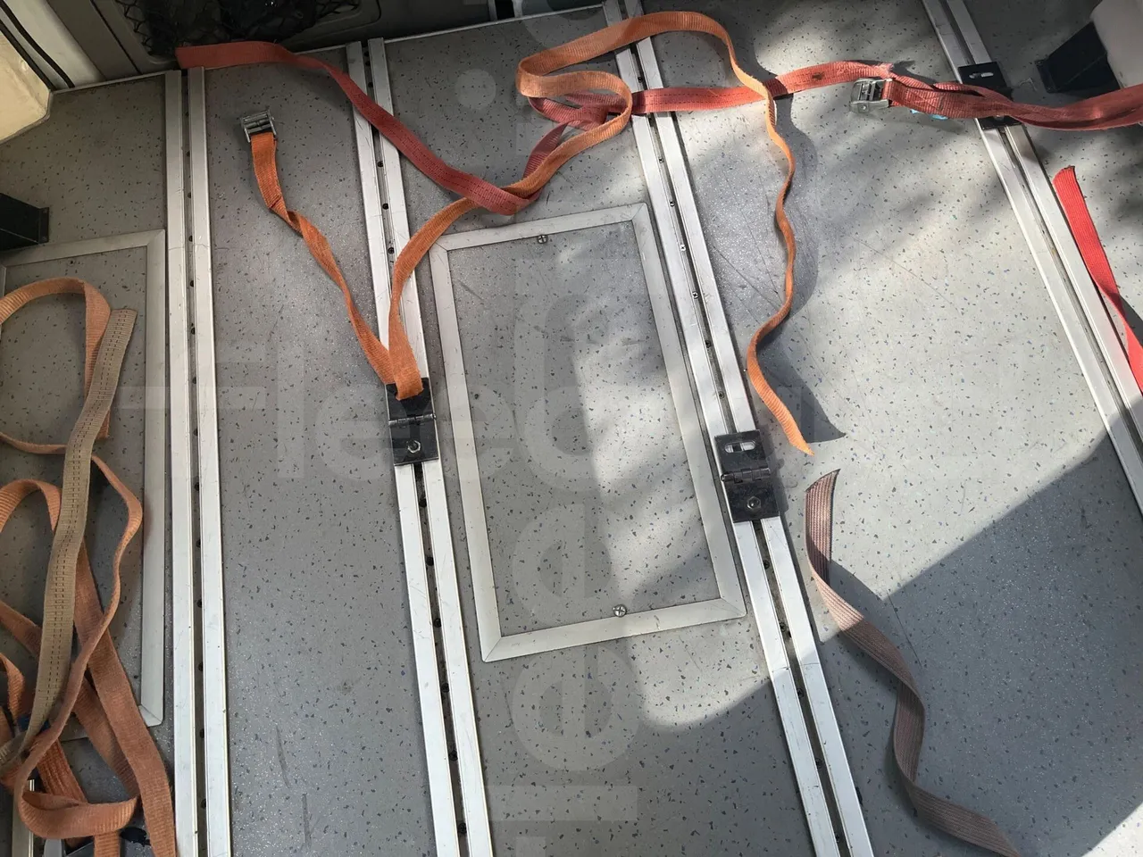 Mercedes-Benz Sprinter Noge - EUR6 - 140kW - 7.361m - floor hatches photo