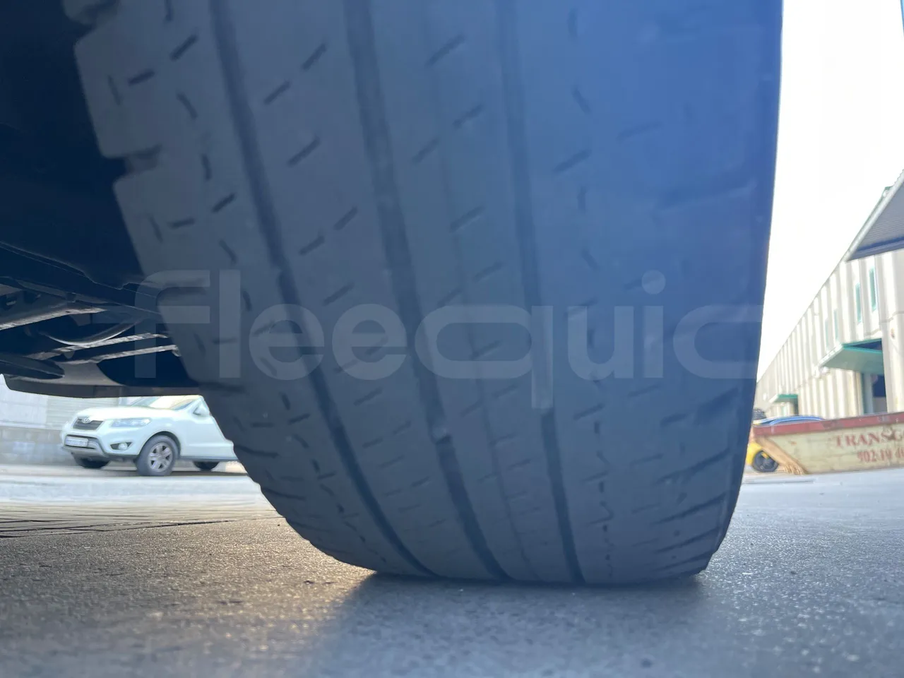 Mercedes-Benz Sprinter Noge - EUR6 - 140kW - 7.361m - tread condition front tires right