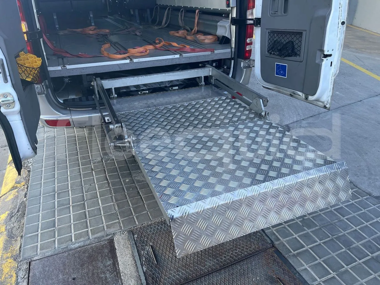 Mercedes-Benz Sprinter Noge - EUR6 - 140kW - 7.361m - platform open photo