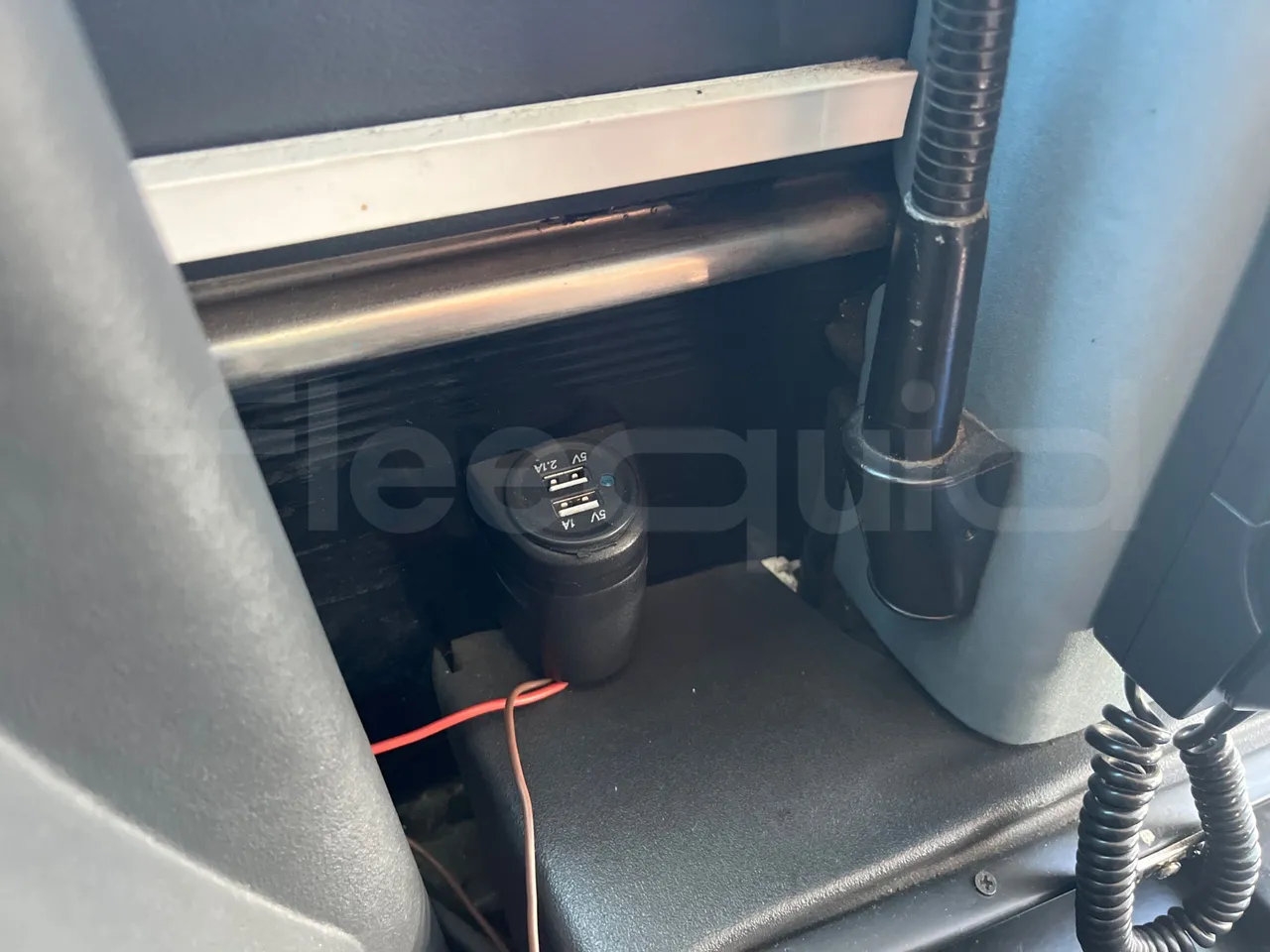 Irizar Scania - usb charging detail