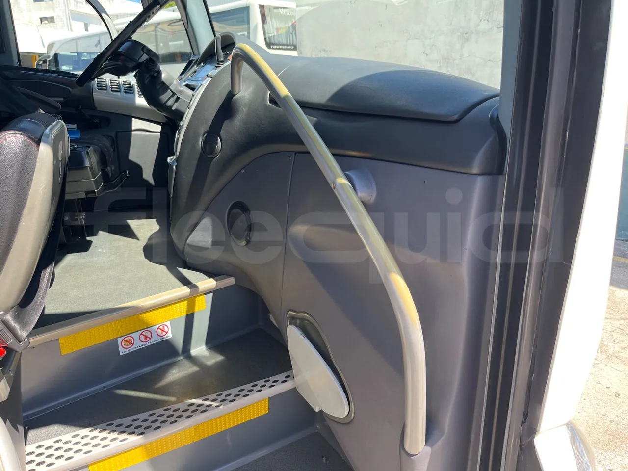 Irizar Scania - handrails photo