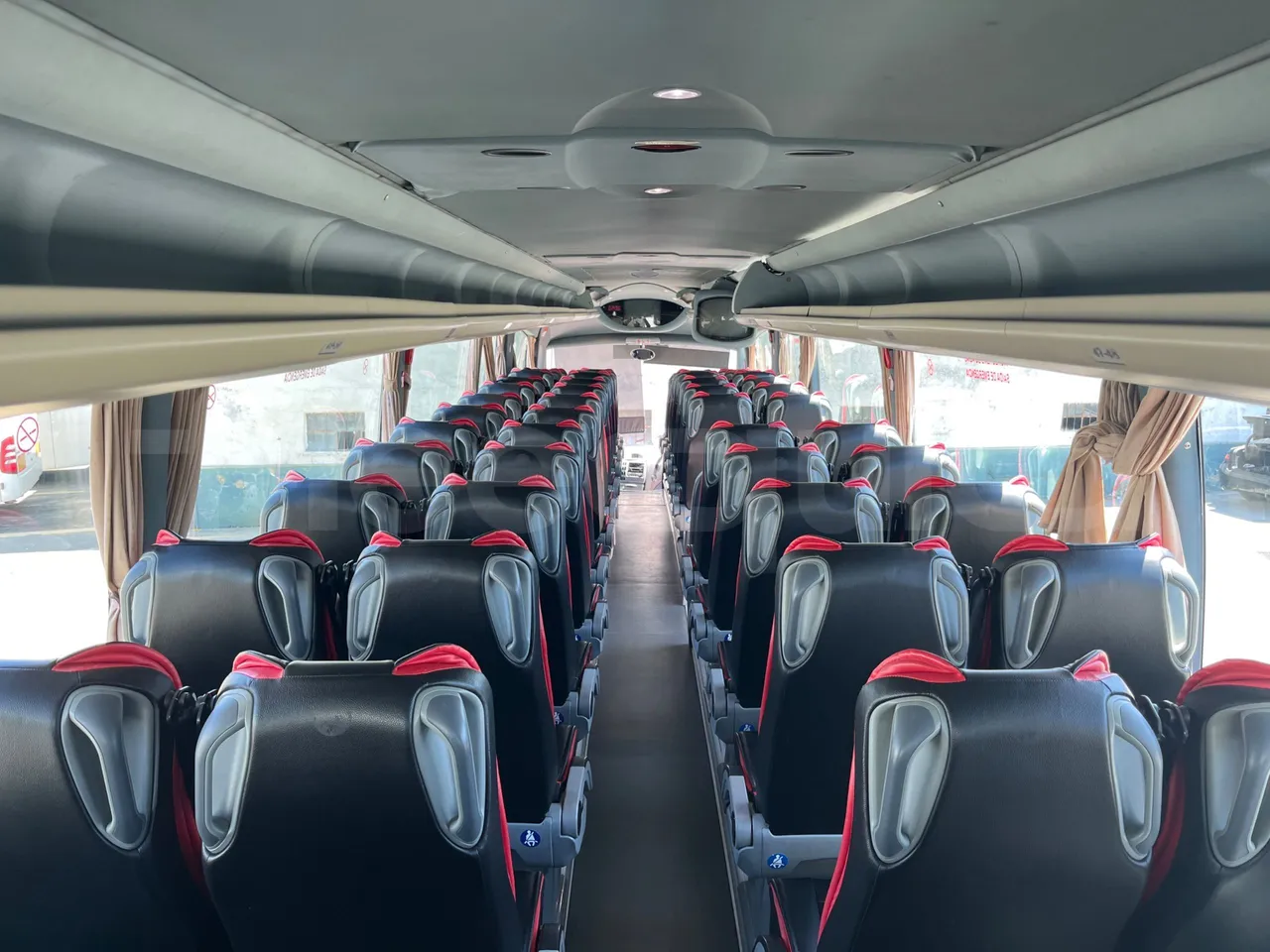 Irizar Scania - forward view middle aisle