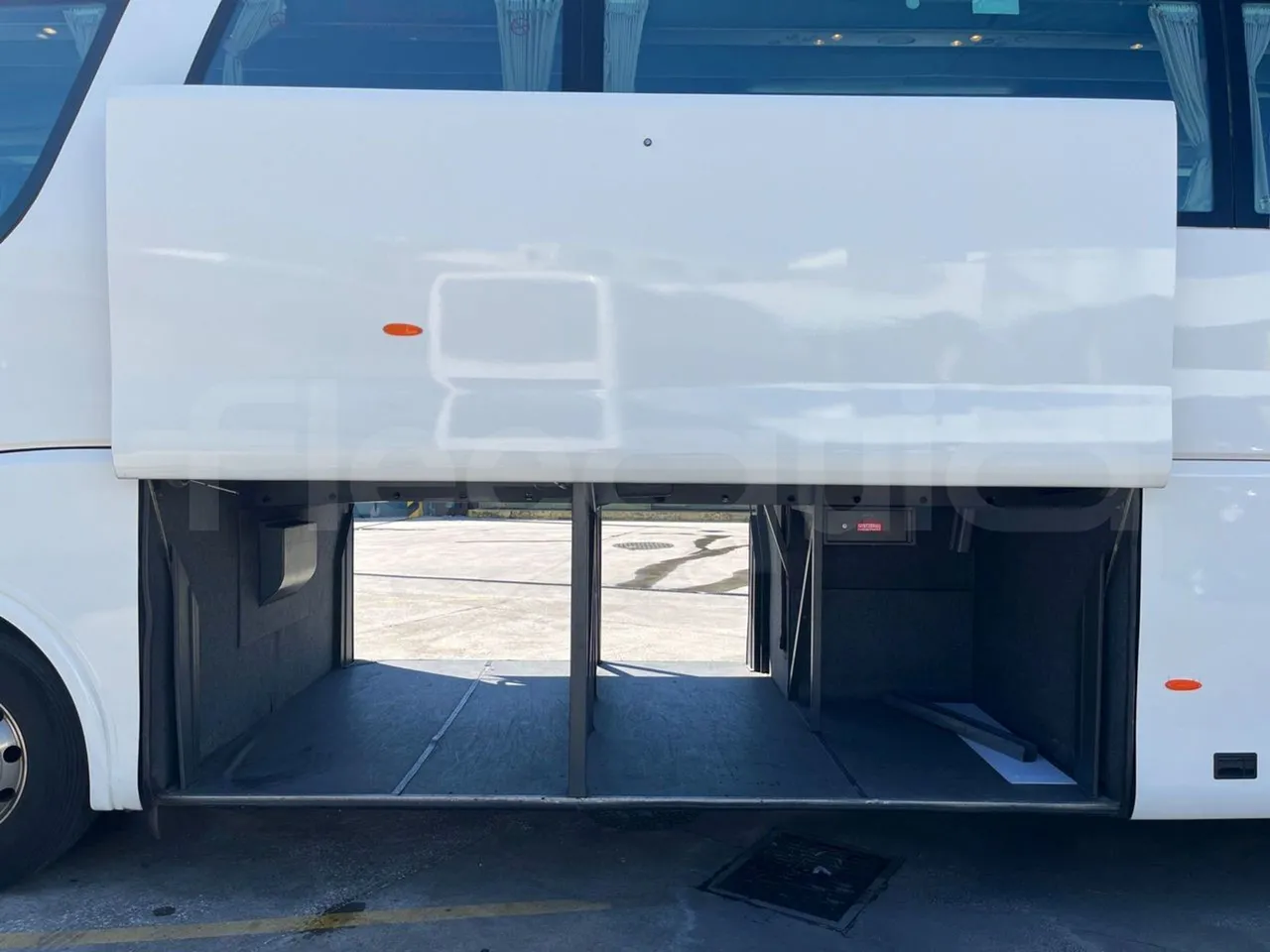 Irizar Scania - luggage rack photo