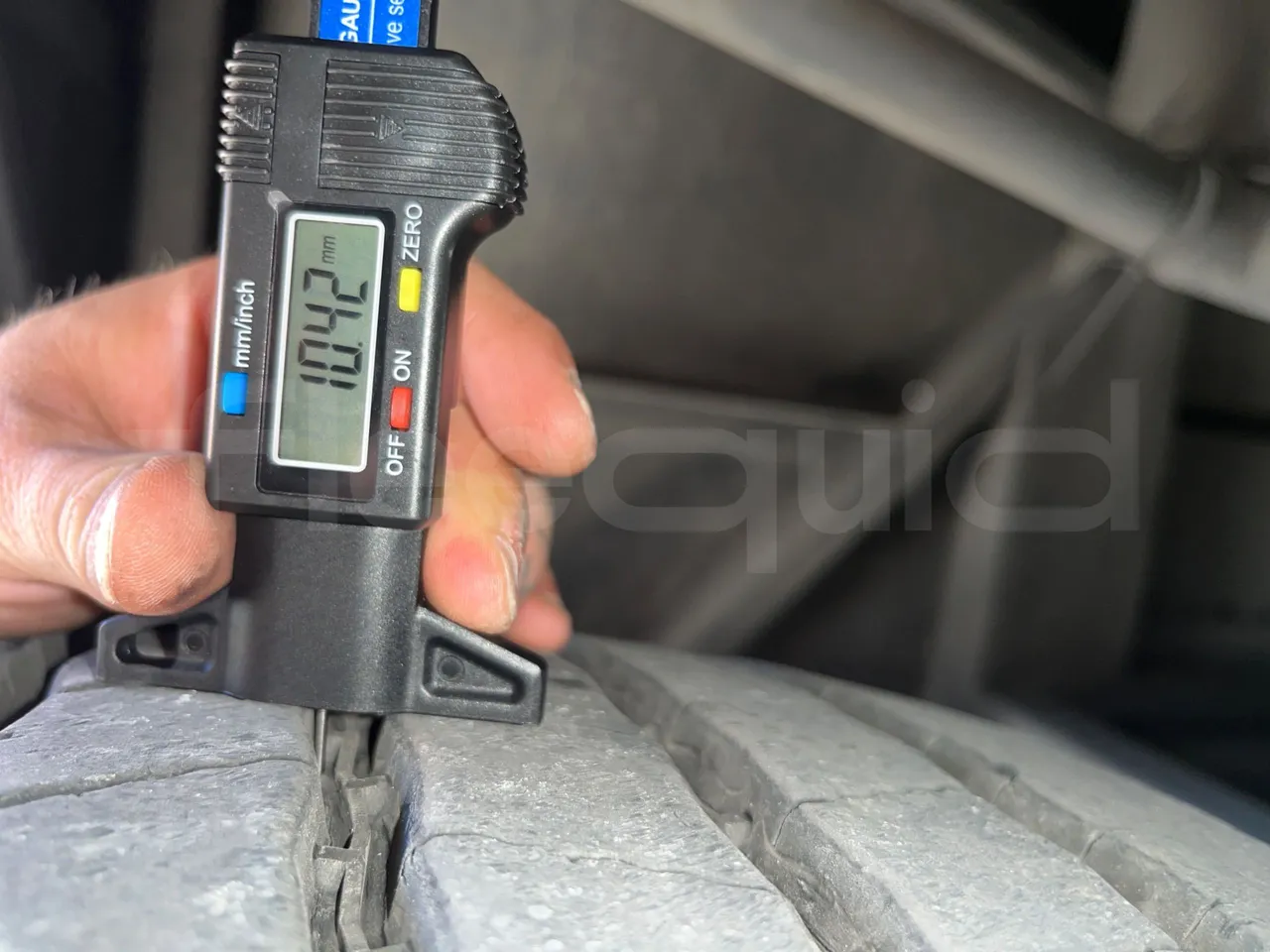 Irizar Scania - tread condition front tires right