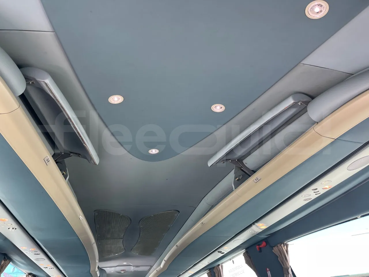 Irizar Scania - overhead compartments photo