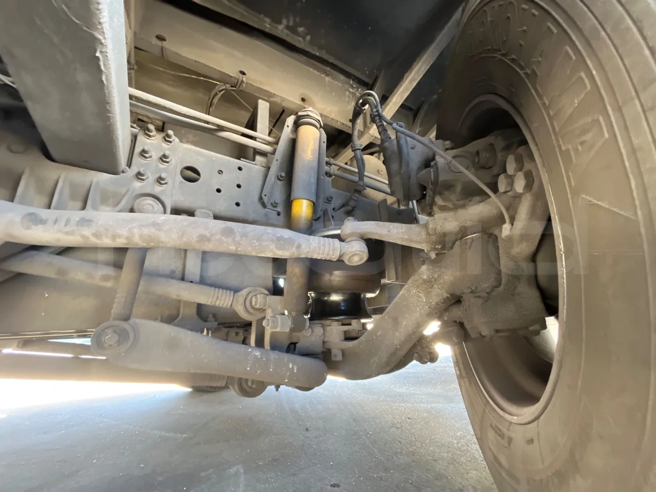 Irizar Scania - front axle left side