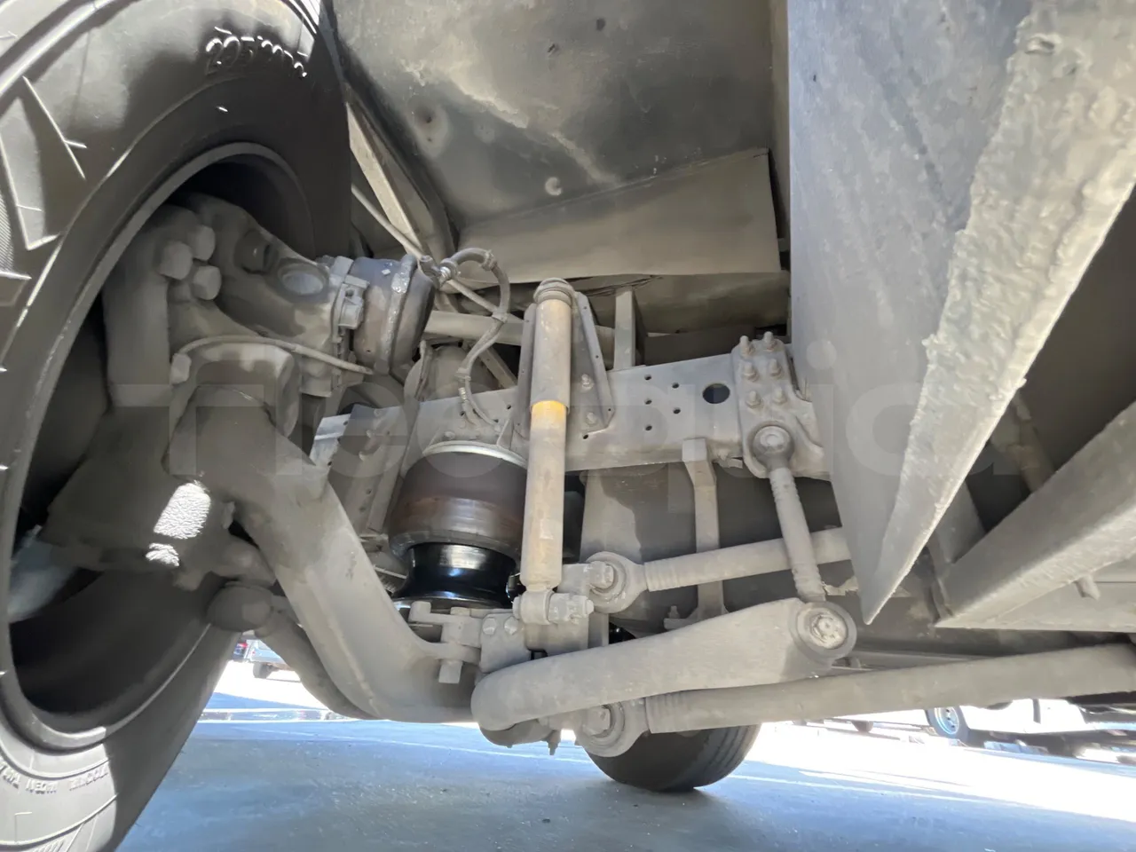 Irizar Scania - front axle right side
