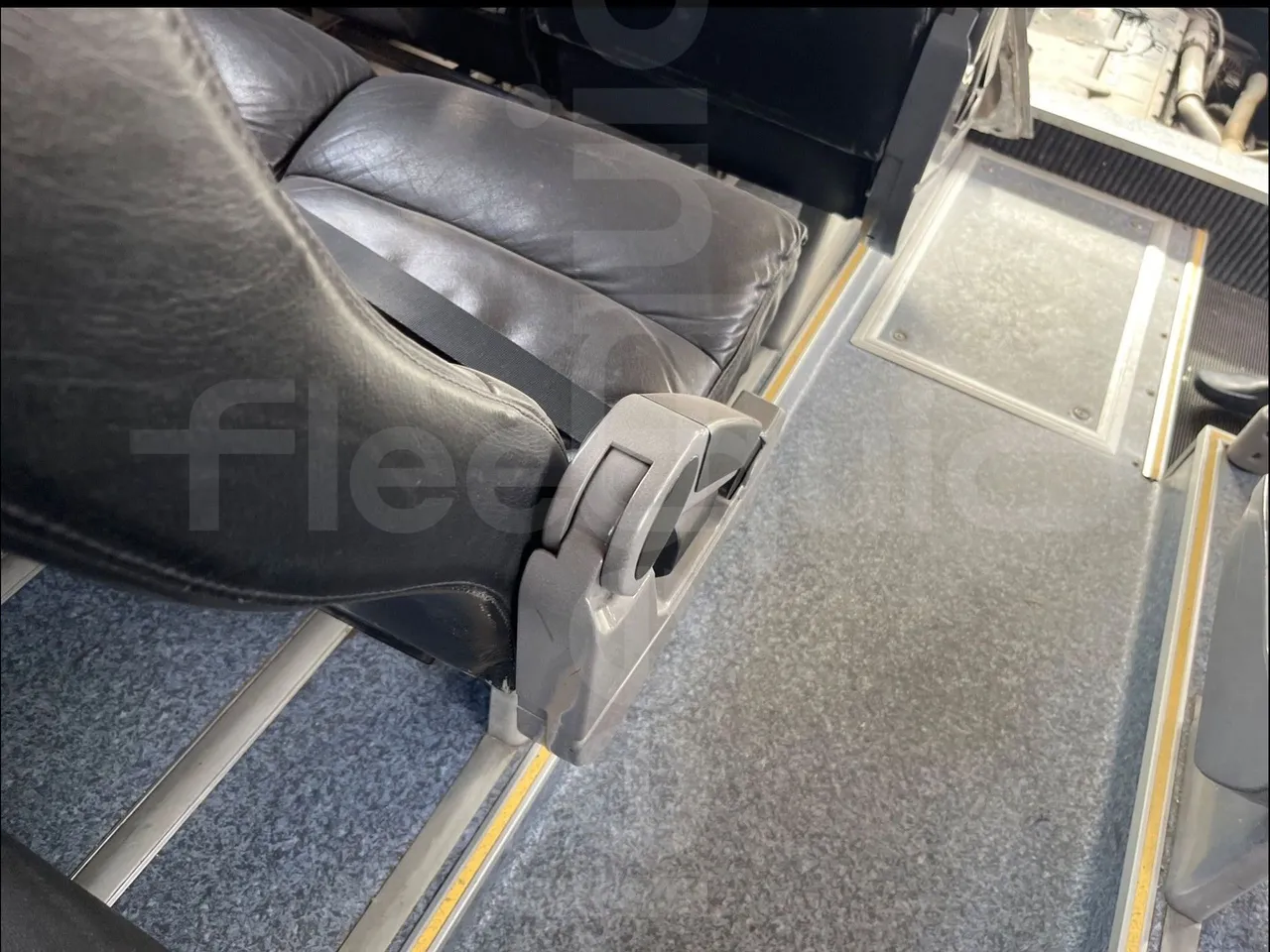 Man 12.220 HOCL ANDECAR VII.1/ Euro 4 - 176 Kw - 9,470 Mt - armrest detail photo