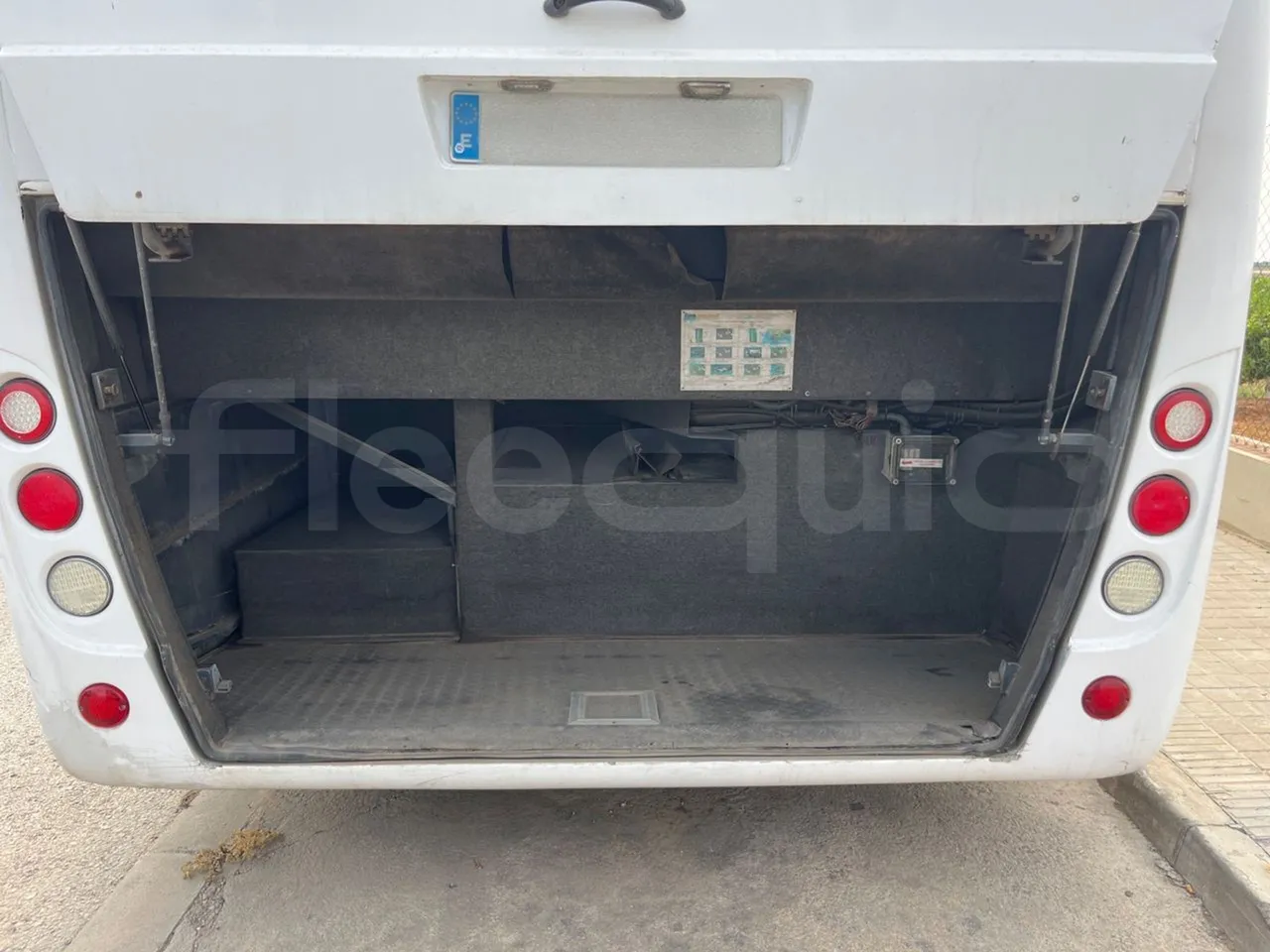 Man 12.220 HOCL ANDECAR VII.1/ Euro 4 - 176 Kw - 9,470 Mt - luggage rack photo