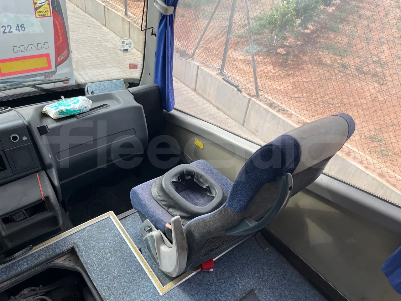 Man 12.220 HOCL ANDECAR VII.1/ Euro 4 - 176 Kw - 9,470 Mt - hostess seat photo