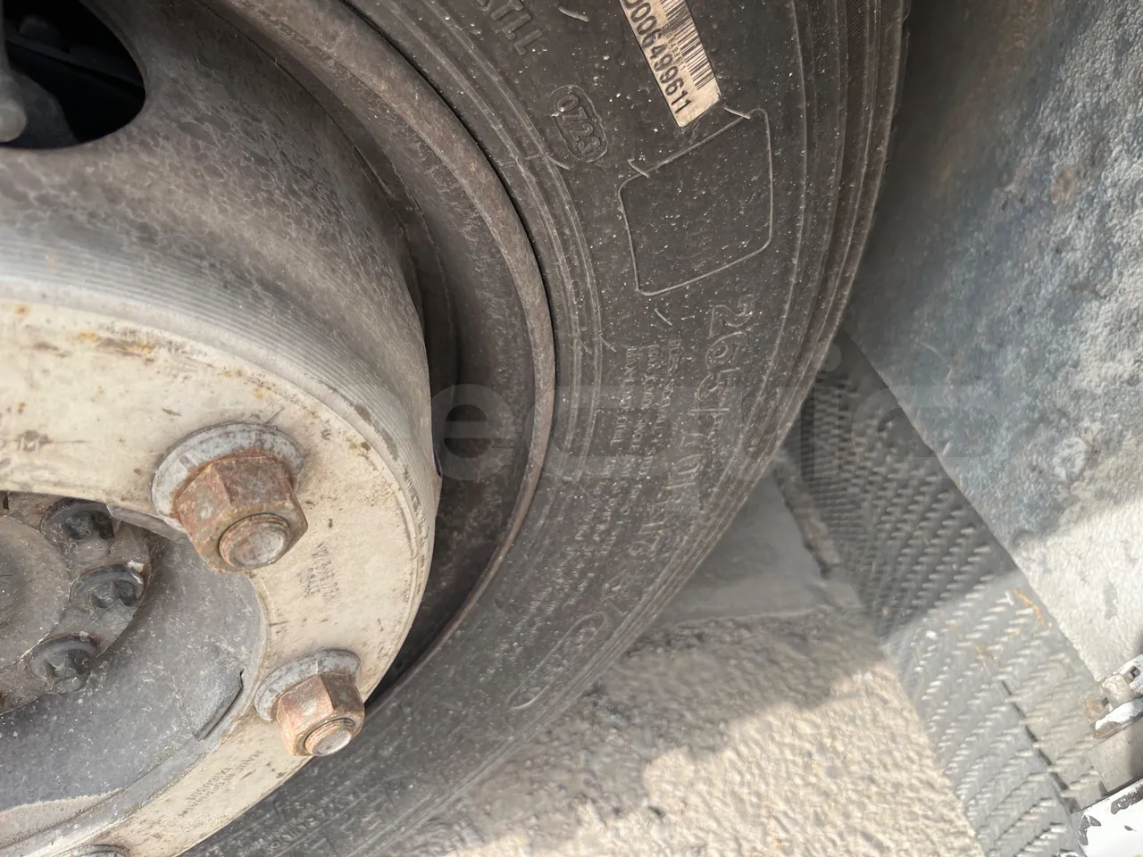Man 12.220 HOCL ANDECAR VII.1/ Euro 4 - 176 Kw - 9,470 Mt - front left tire measurements