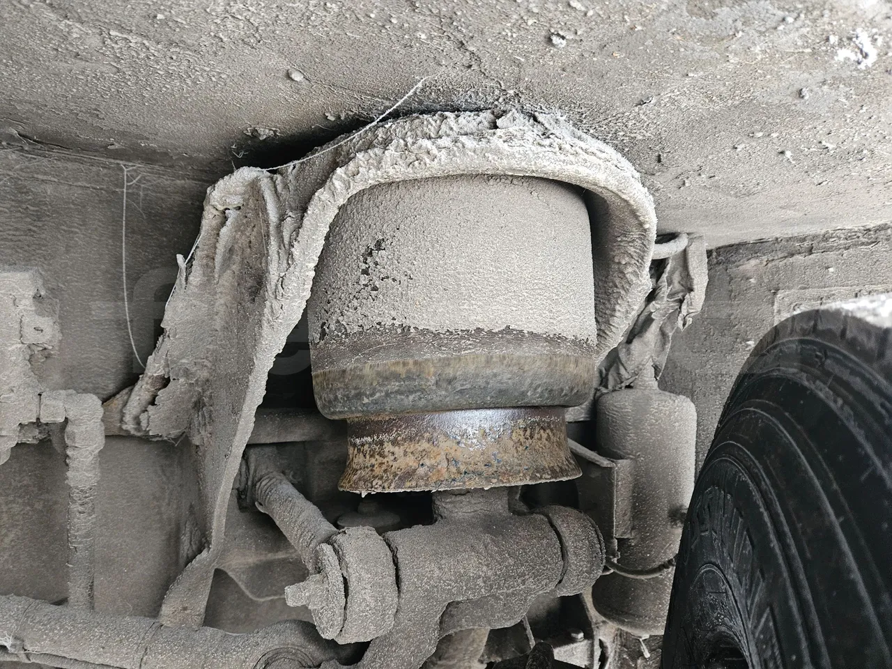 Man RH 483 RH 483 - EUR3-294kW - 12m - front air springs left