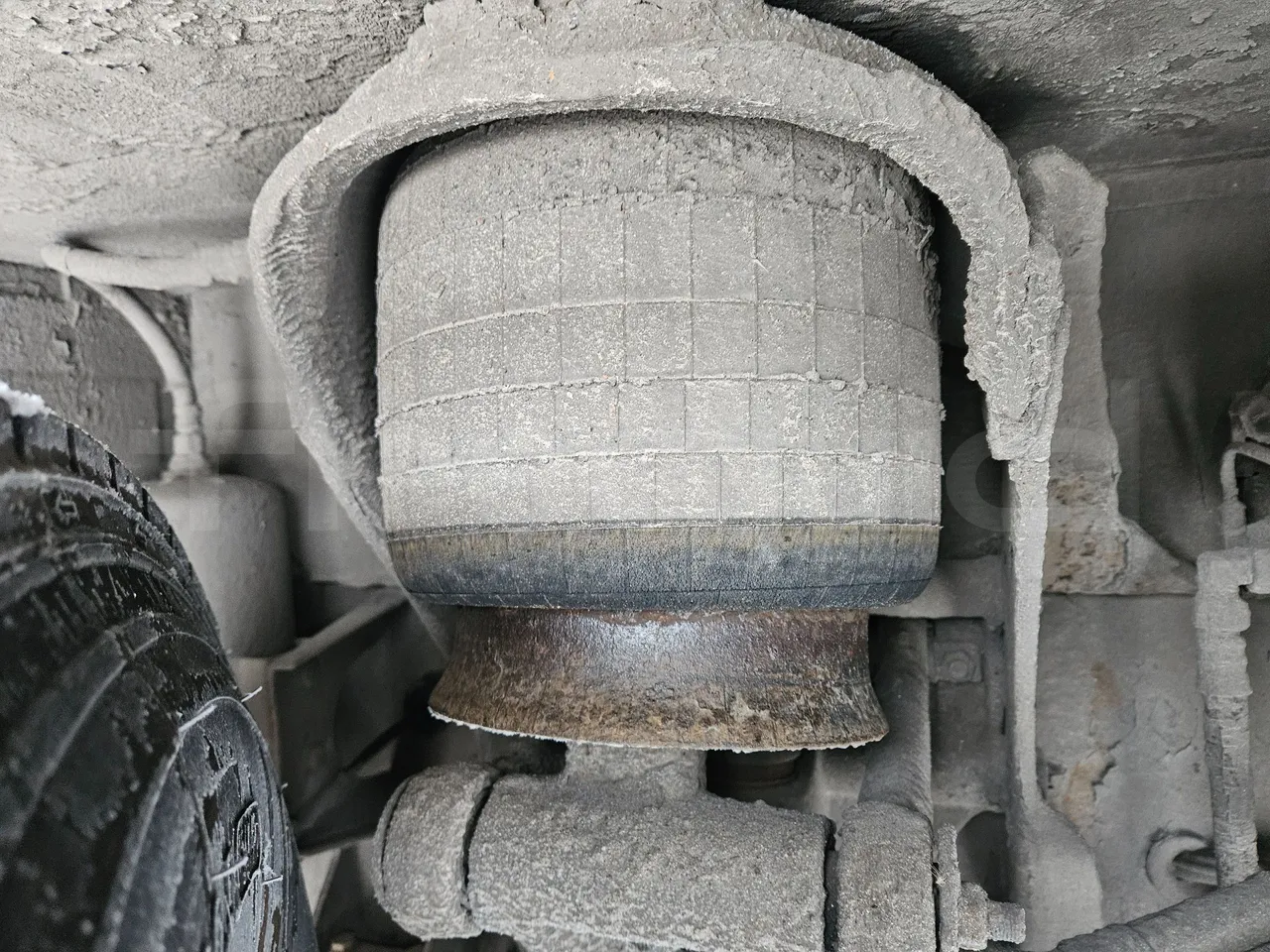 Man RH 483 RH 483 - EUR3-294kW - 12m - front air springs right