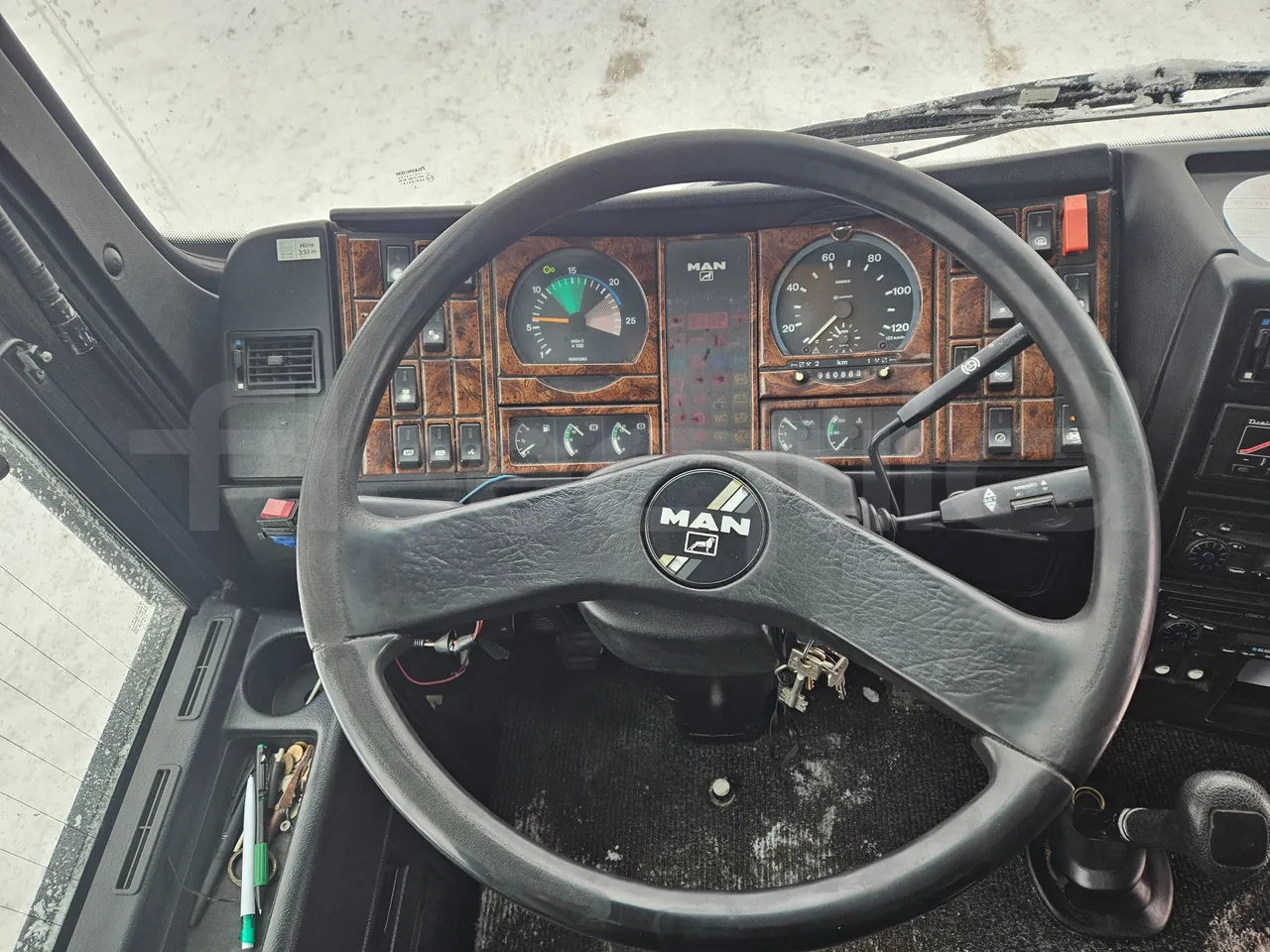 Man RH 483 RH 483 - EUR3-294kW - 12m - steering wheel photo