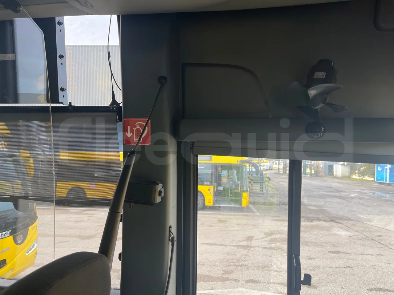 Volvo 9700-B8R B6SC 9700S - Euro 6 - 240 kW - 14.980 mt - driver microphone accessories photo