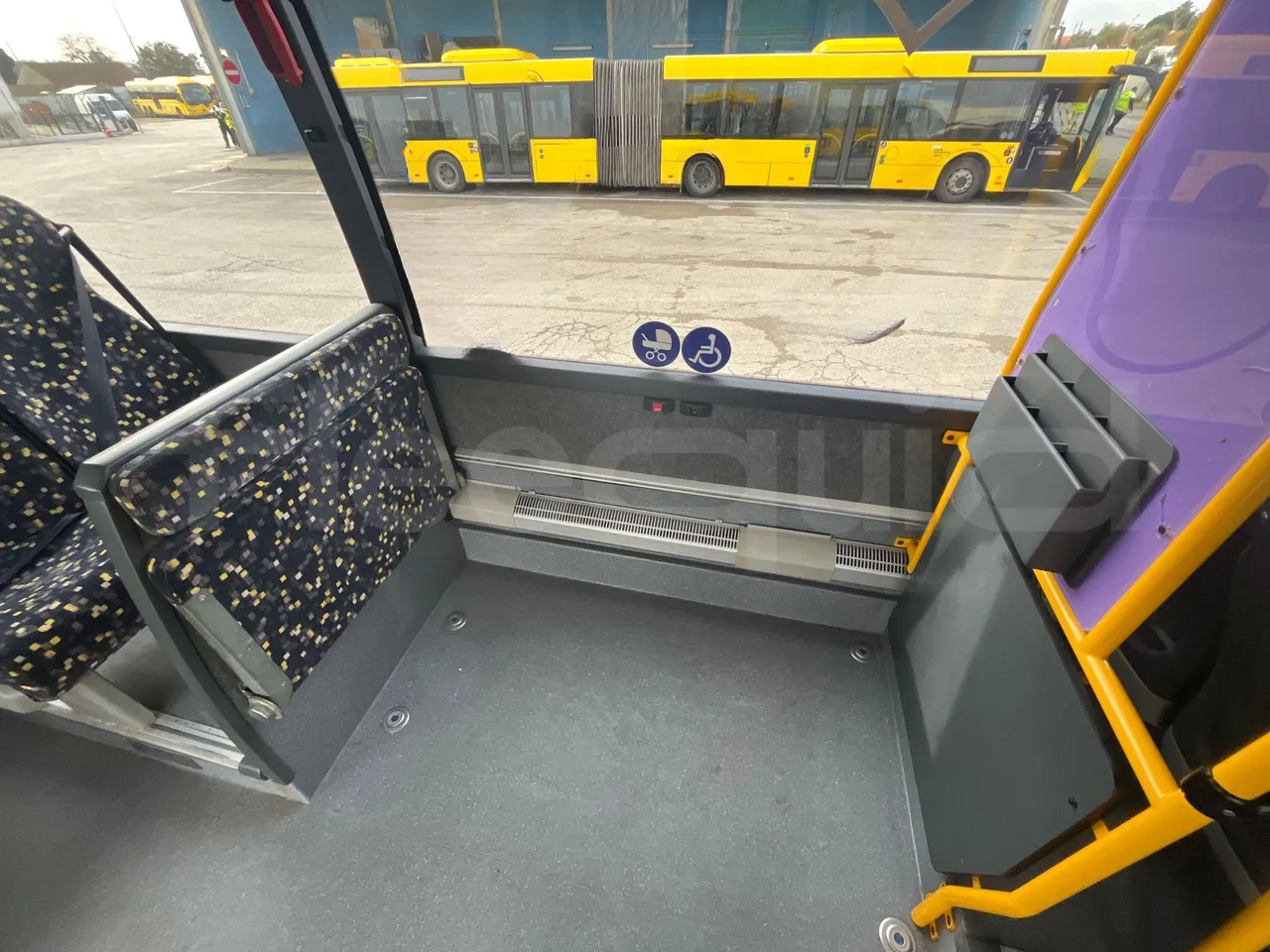 Volvo 9700-B8R B6SC 9700S - Euro 6 - 240 kW - 14.980 mt - disabled area photo