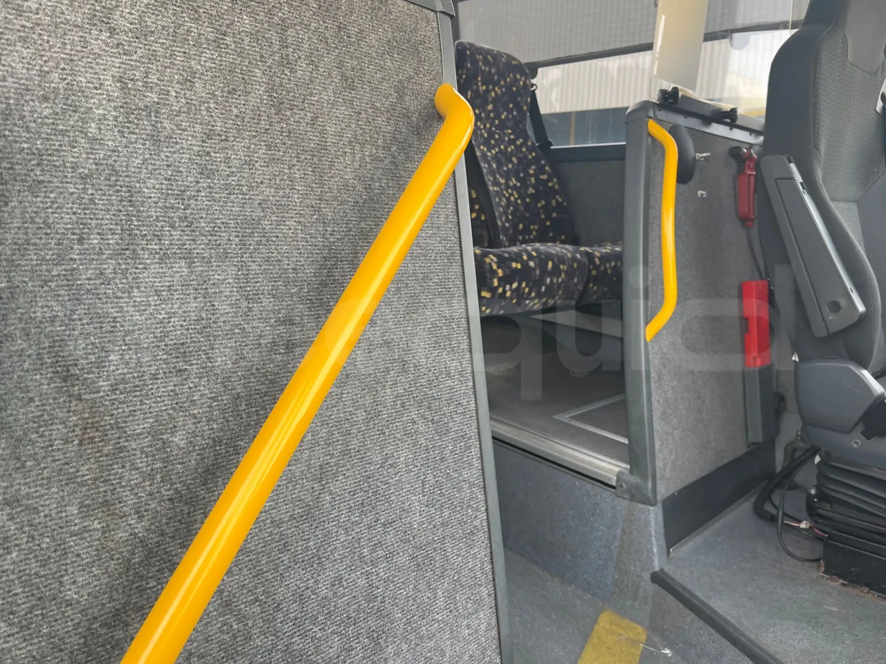 Volvo 9700-B8R B6SC 9700S - Euro 6 - 240 kW - 14.980 mt - handrails photo