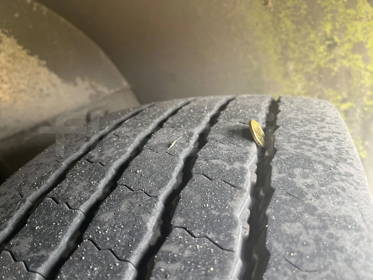 Volvo 9700-B8R B6SC 9700S - Euro 6 - 240 kW - 14.980 mt - tread condition third axle tires left