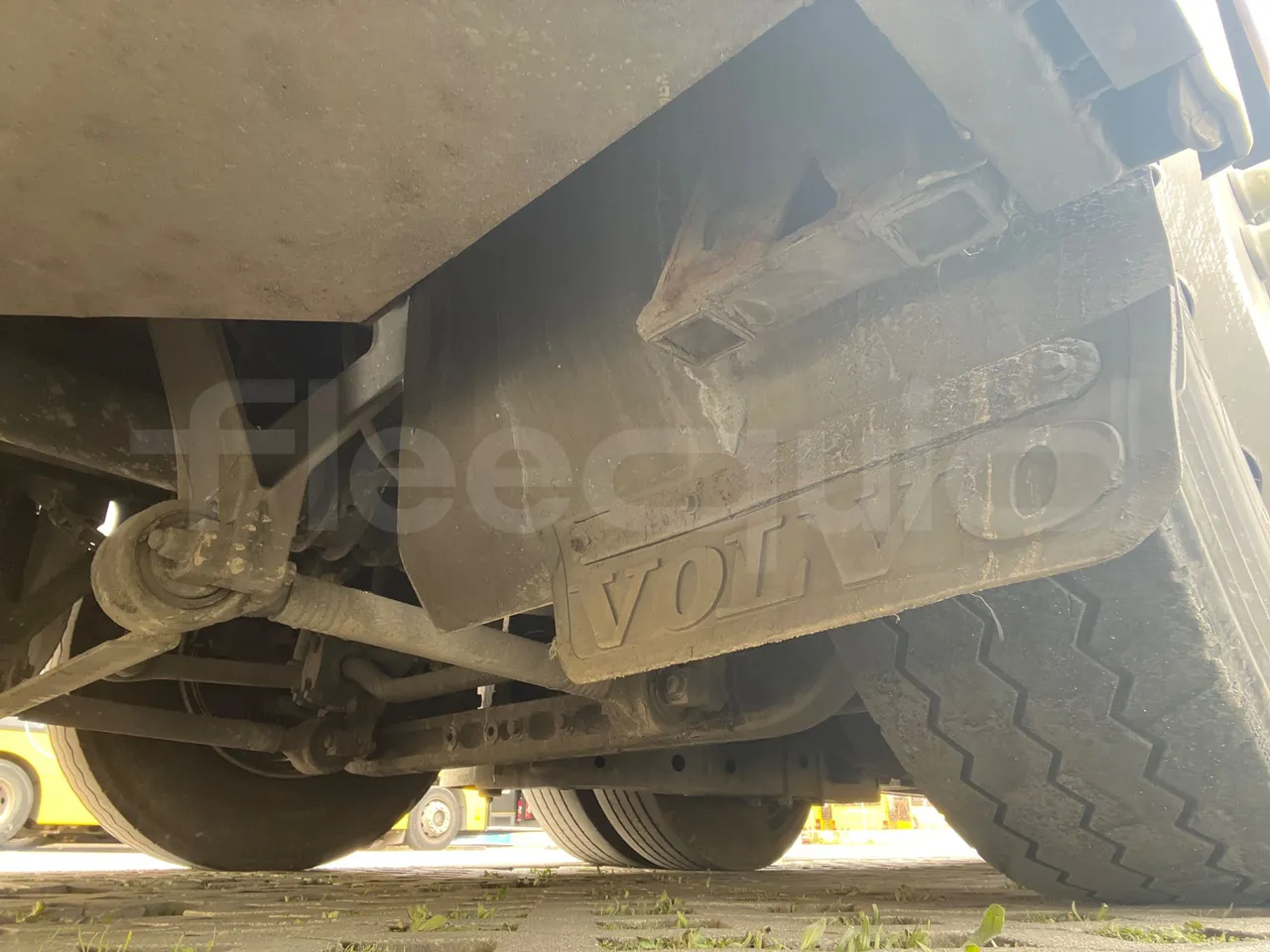 Volvo 9700-B8R B6SC 9700S - Euro 6 - 240 kW - 14.980 mt - axle 2 shock absorbers 2 left