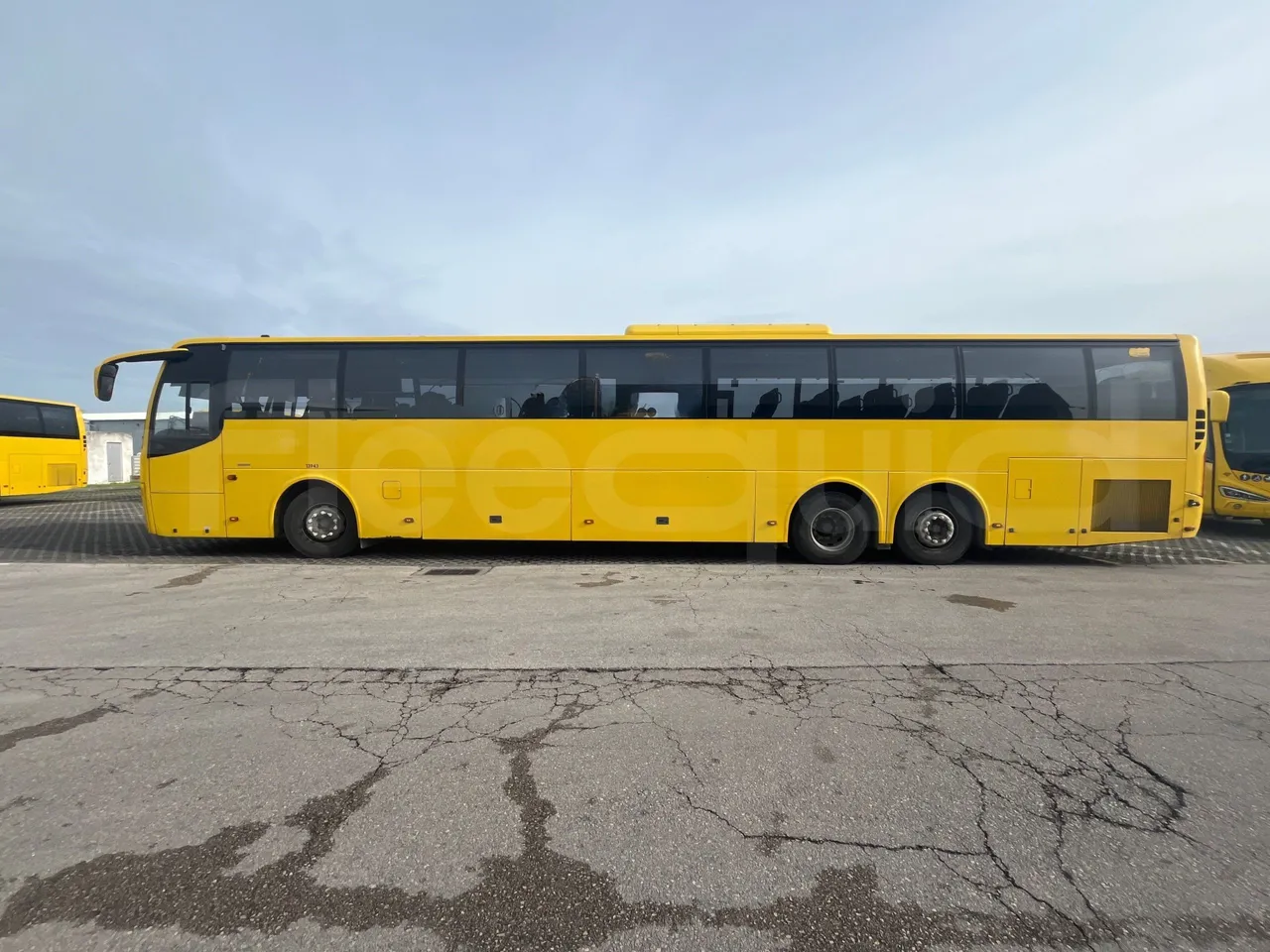 Volvo 9700-B8R B6SC 9700S - Euro 6 - 240 kW - 14.980 mt - left side photo