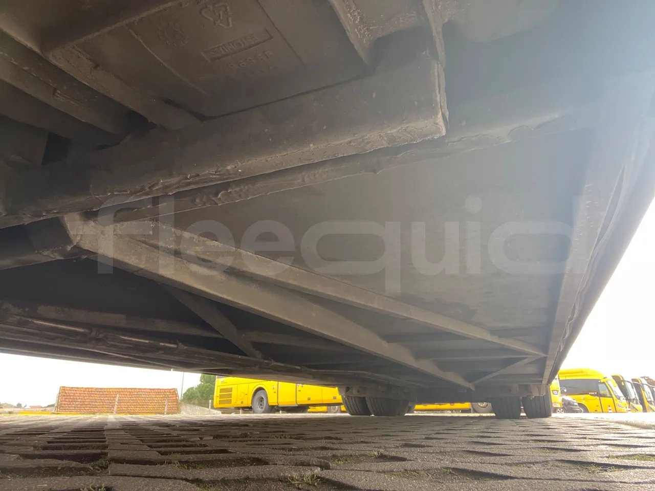 Volvo 9700-B8R B6SC 9700S - Euro 6 - 240 kW - 14.980 mt - central undercarriage photo
