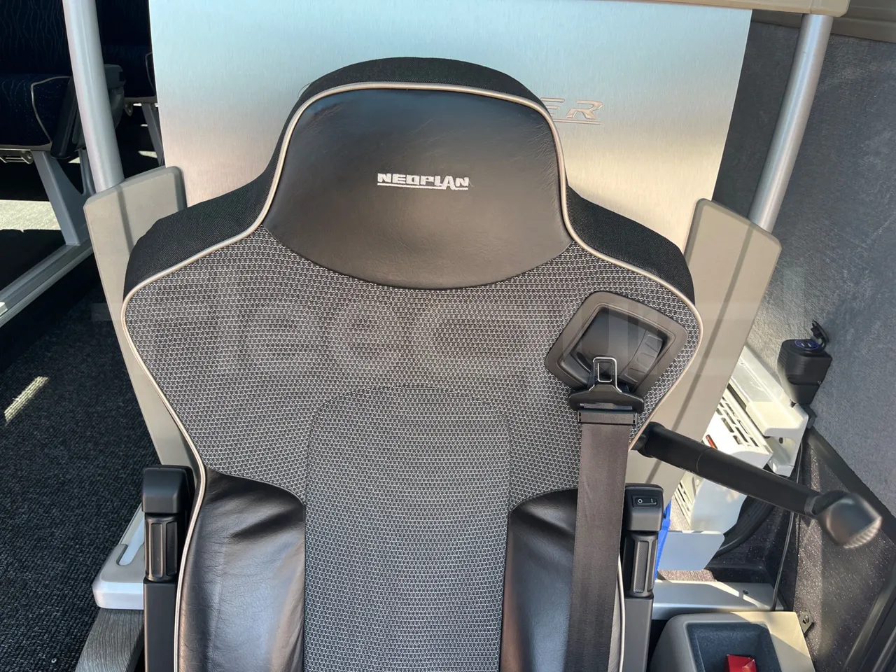 Neoplan Cityliner P15 - Euro6 - 338kW - 13mt - driver microphone accessories photo