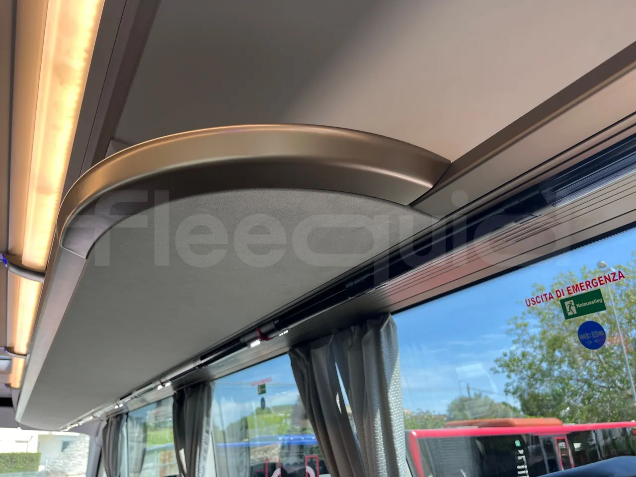 Neoplan Cityliner P15 - Euro6 - 338kW - 13mt - disabled area photo