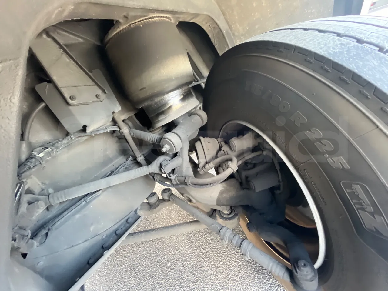 Neoplan Cityliner P15 - Euro6 - 338kW - 13mt - front air springs left