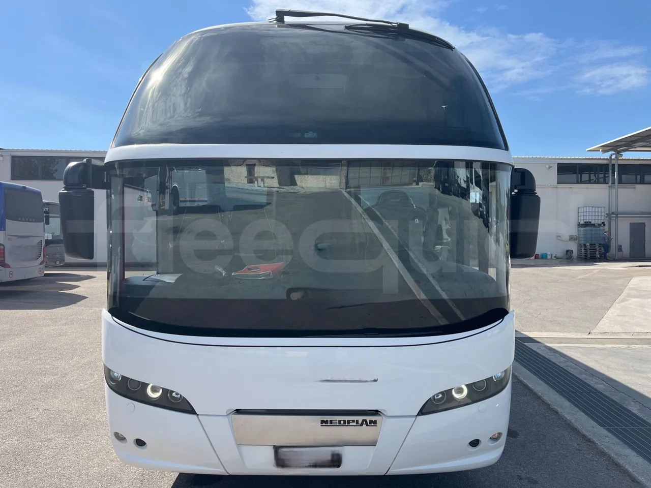 Neoplan Cityliner P15 - Euro6 - 338kW - 13mt - front photo