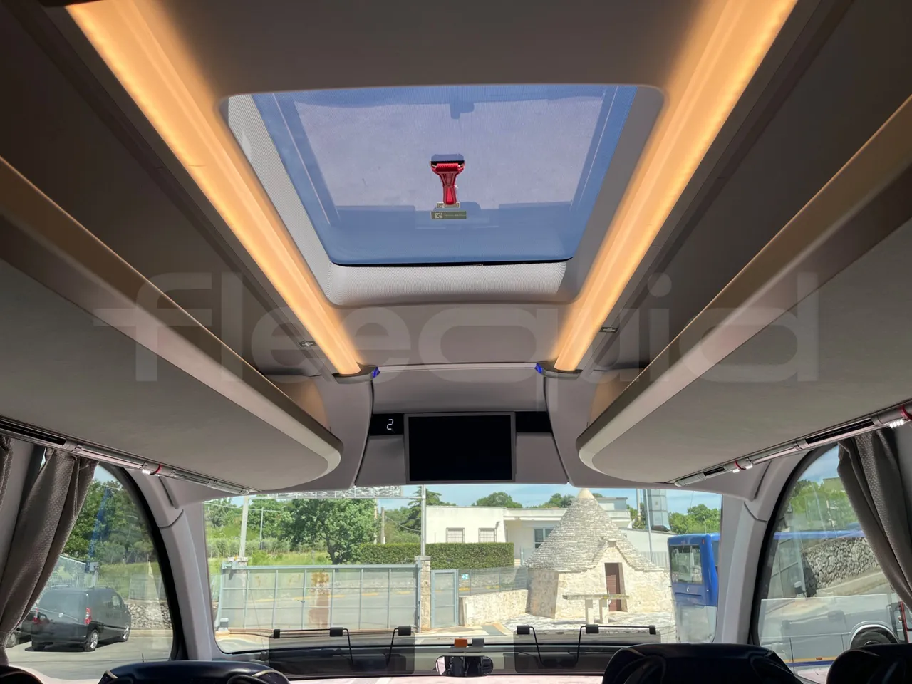 Neoplan Cityliner P15 - Euro6 - 338kW - 13mt - roof hatch 1