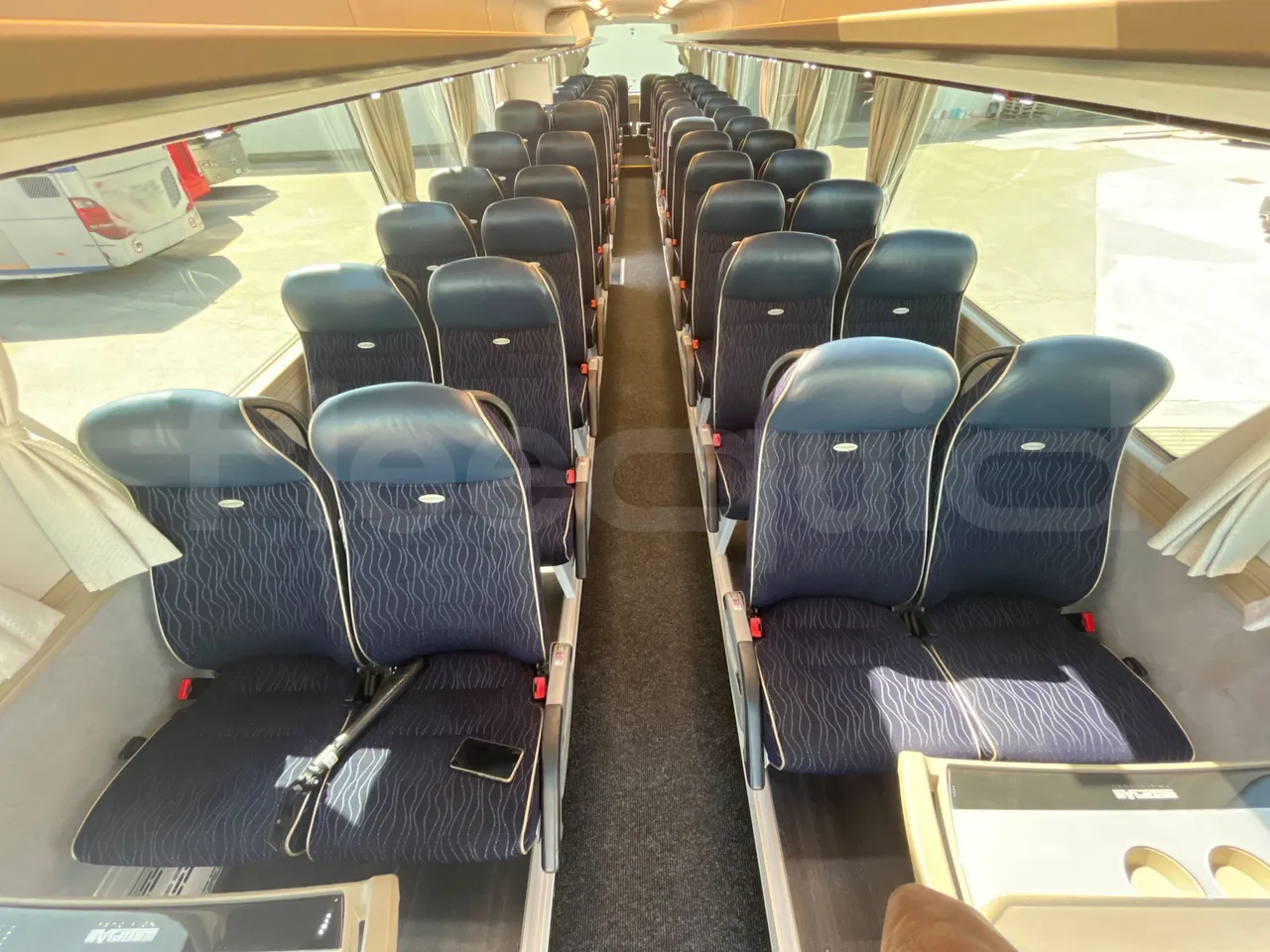 Neoplan Cityliner P15 - Euro6 - 338kW - 13mt - reverse view middle aisle