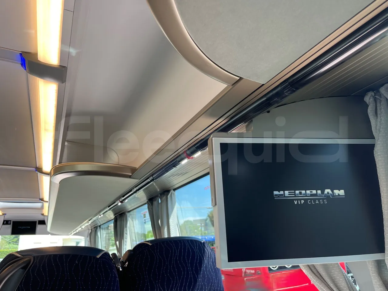 Neoplan Cityliner P15 - Euro6 - 338kW - 13mt - monitor detail photo