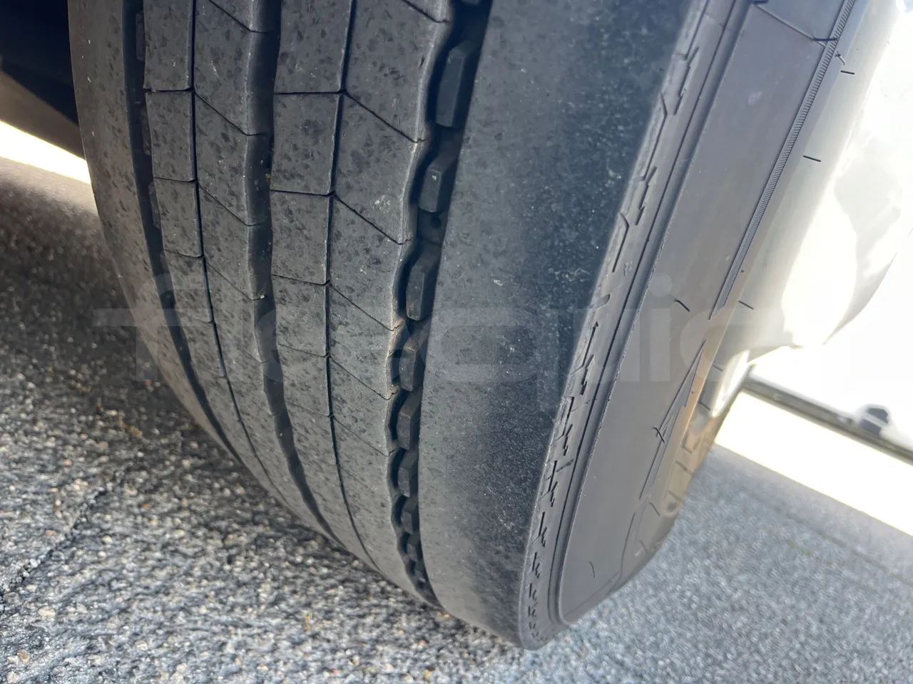 Neoplan Cityliner P15 - Euro6 - 338kW - 13mt - tread condition front tires right
