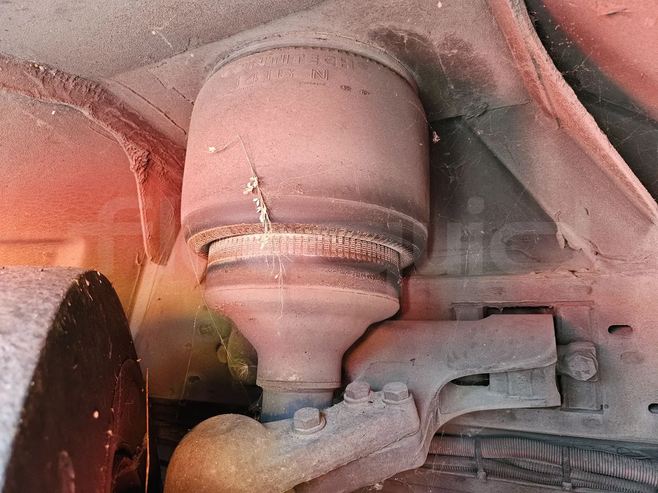 Heuliez GX327 C12T-EUR5-180kW - 12.040m - front air springs right