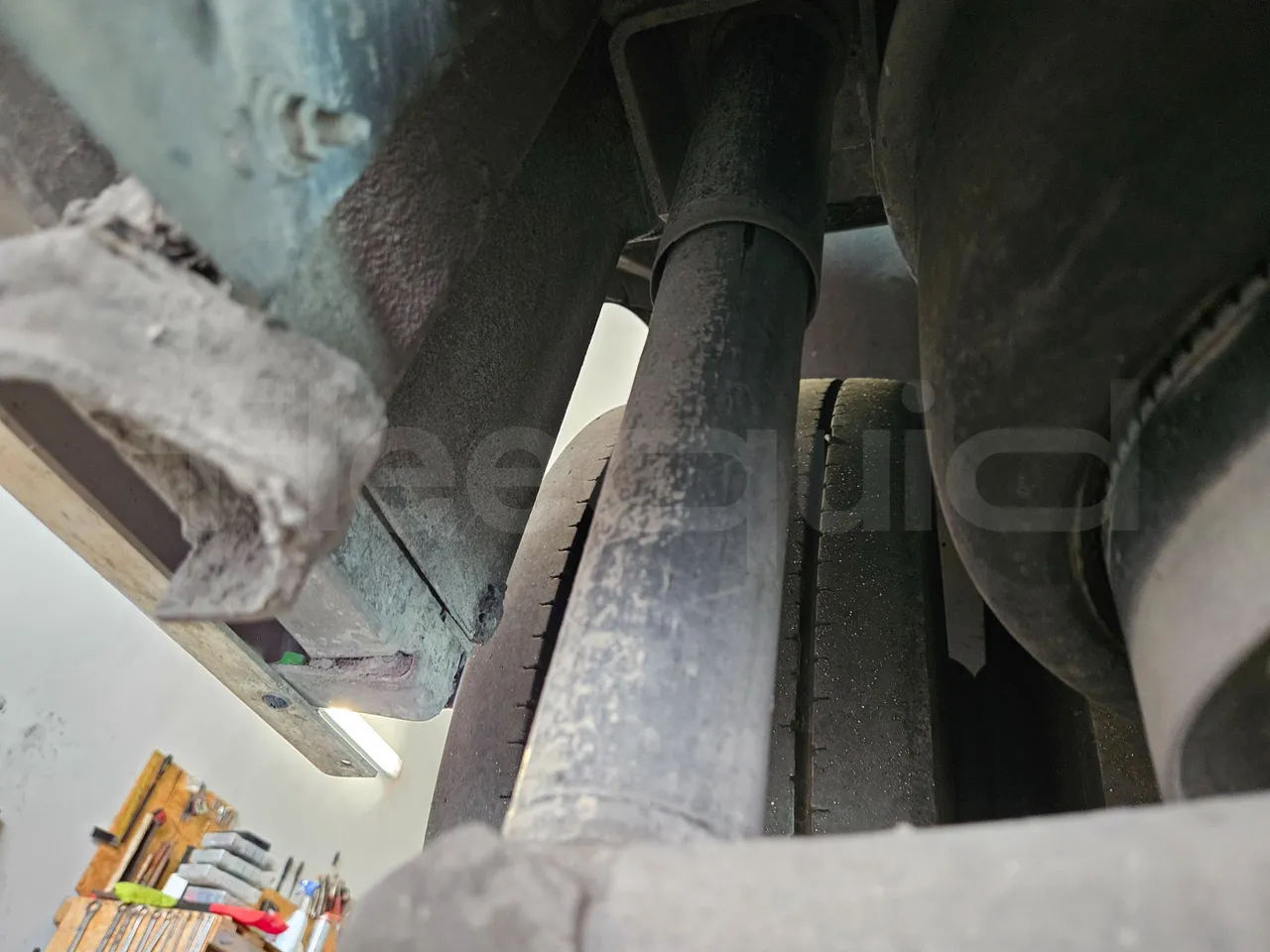 Heuliez GX327 C12T-EUR5-180kW - 12.040m - axle 2 shock absorbers 2 left