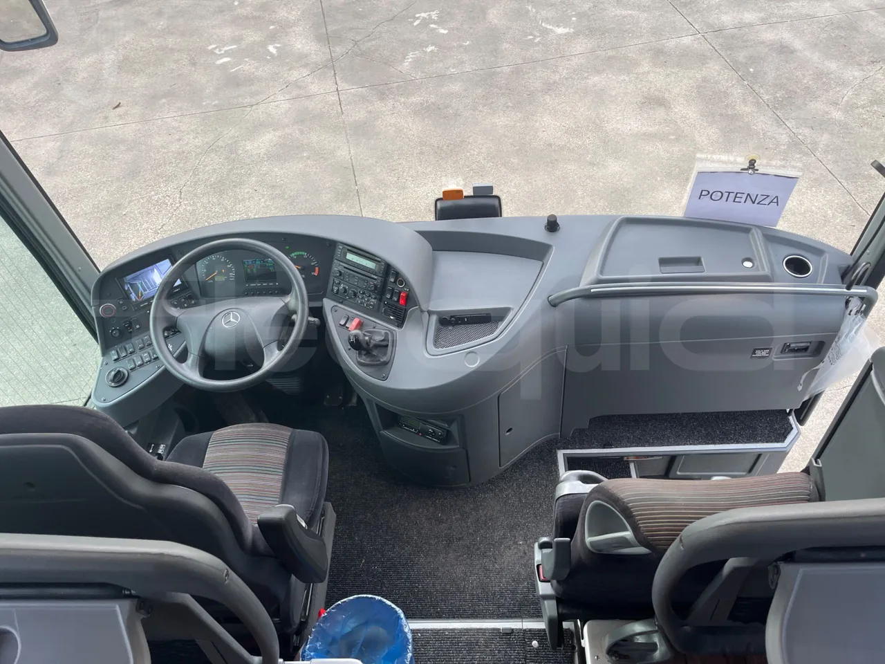 Mercedes-Benz Tourismo 632 01 - Euro6 - 315kW - 12.140mt - buttons panels on