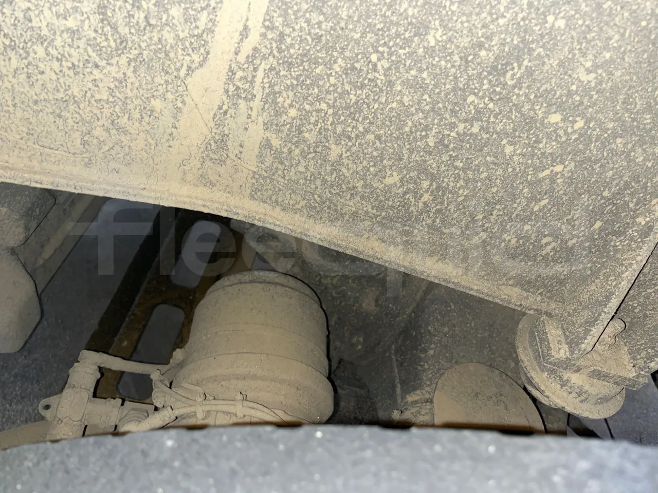 Mercedes-Benz Tourismo 632 01 - Euro6 - 315kW - 12.140mt - axle 2 caliper brakes right