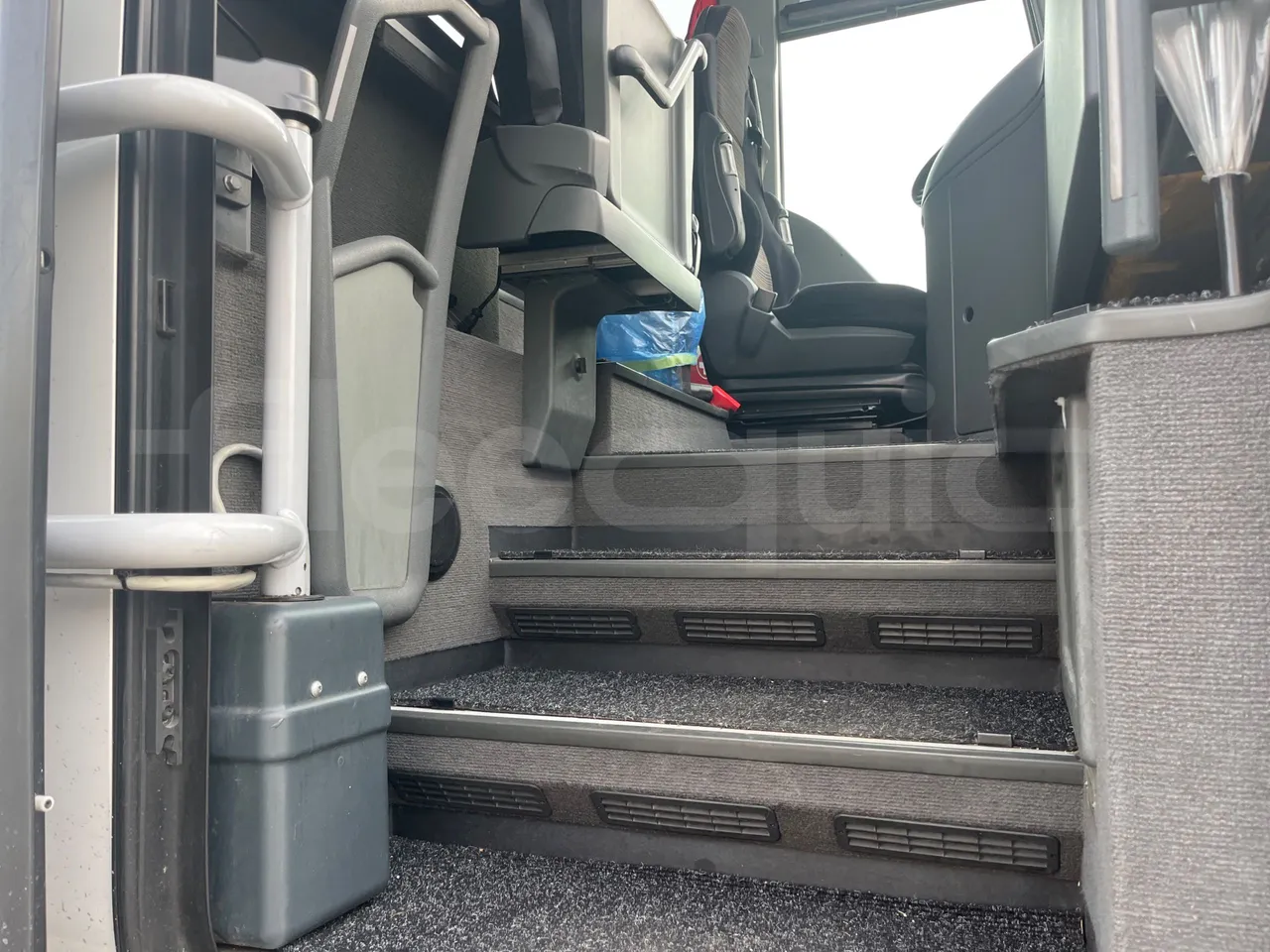 Mercedes-Benz Tourismo 632 01 - Euro6 - 315kW - 12.140mt - door mechanism photo