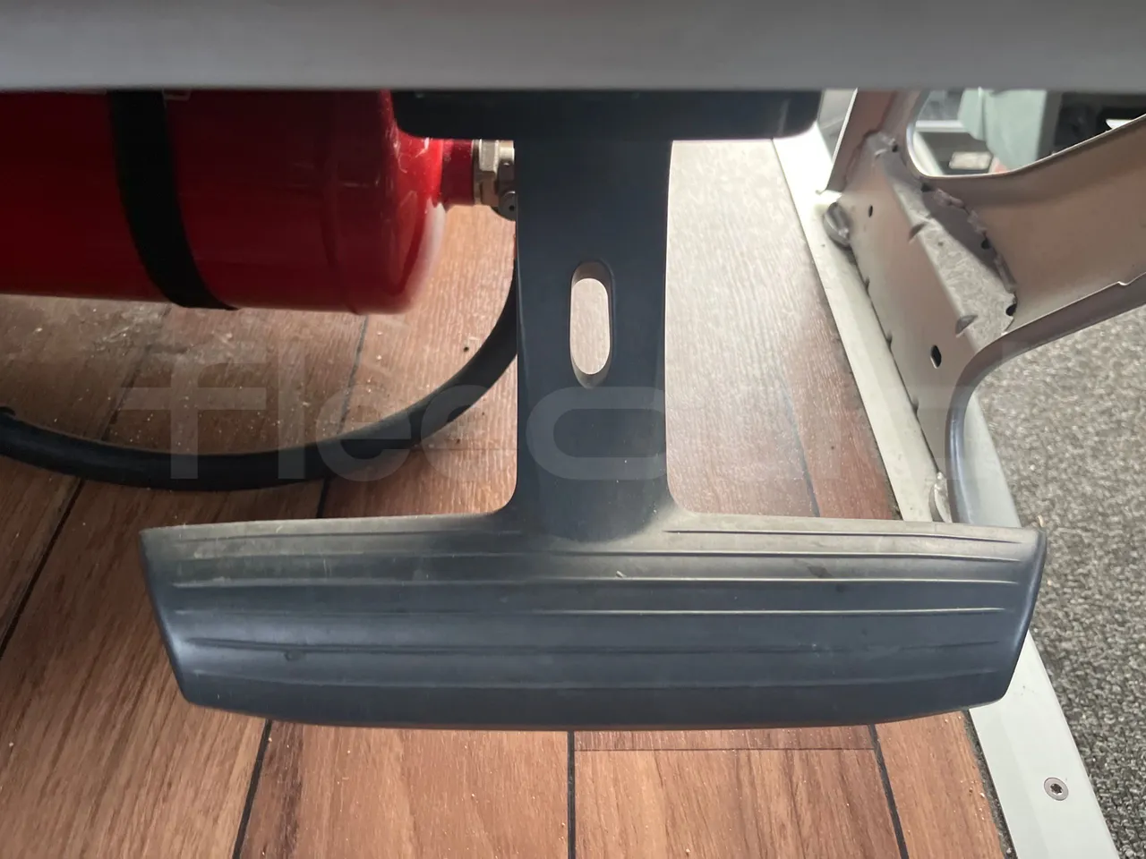 Mercedes-Benz Tourismo 632 01 - Euro6 - 315kW - 12.140mt - footrest detail photo