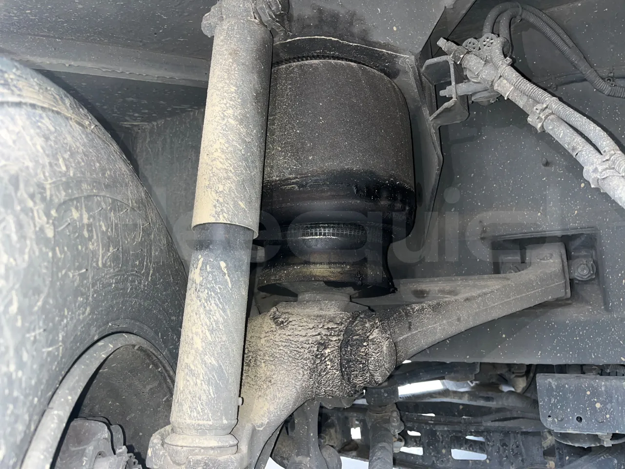 Mercedes-Benz Tourismo 632 01 - Euro6 - 315kW - 12.140mt - front shock absorbers right