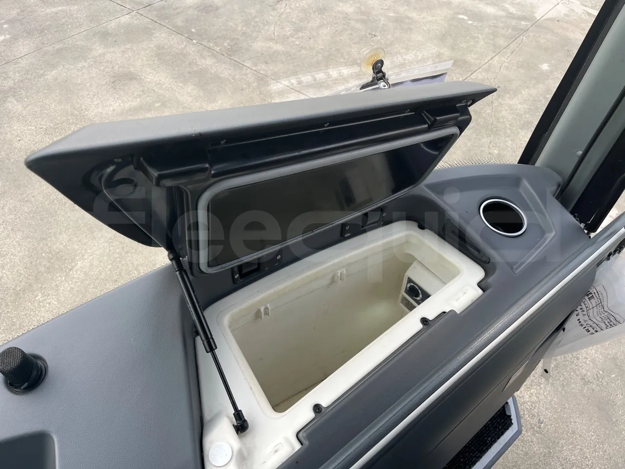 Mercedes-Benz Tourismo 632 01 - Euro6 - 315kW - 12.140mt - roof hatch 3