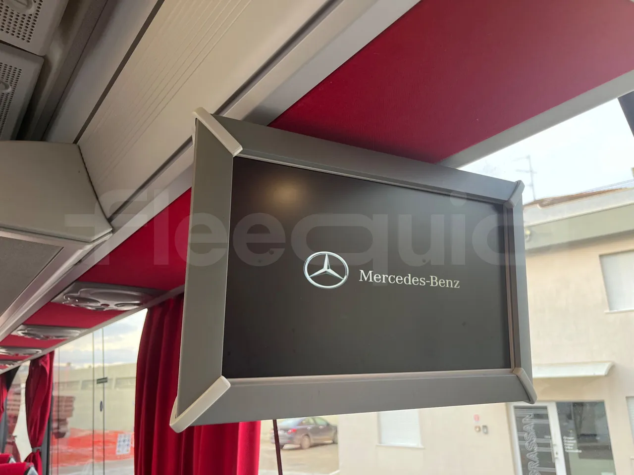 Mercedes-Benz Tourismo 632 01 - Euro6 - 315kW - 12.140mt - monitor detail photo