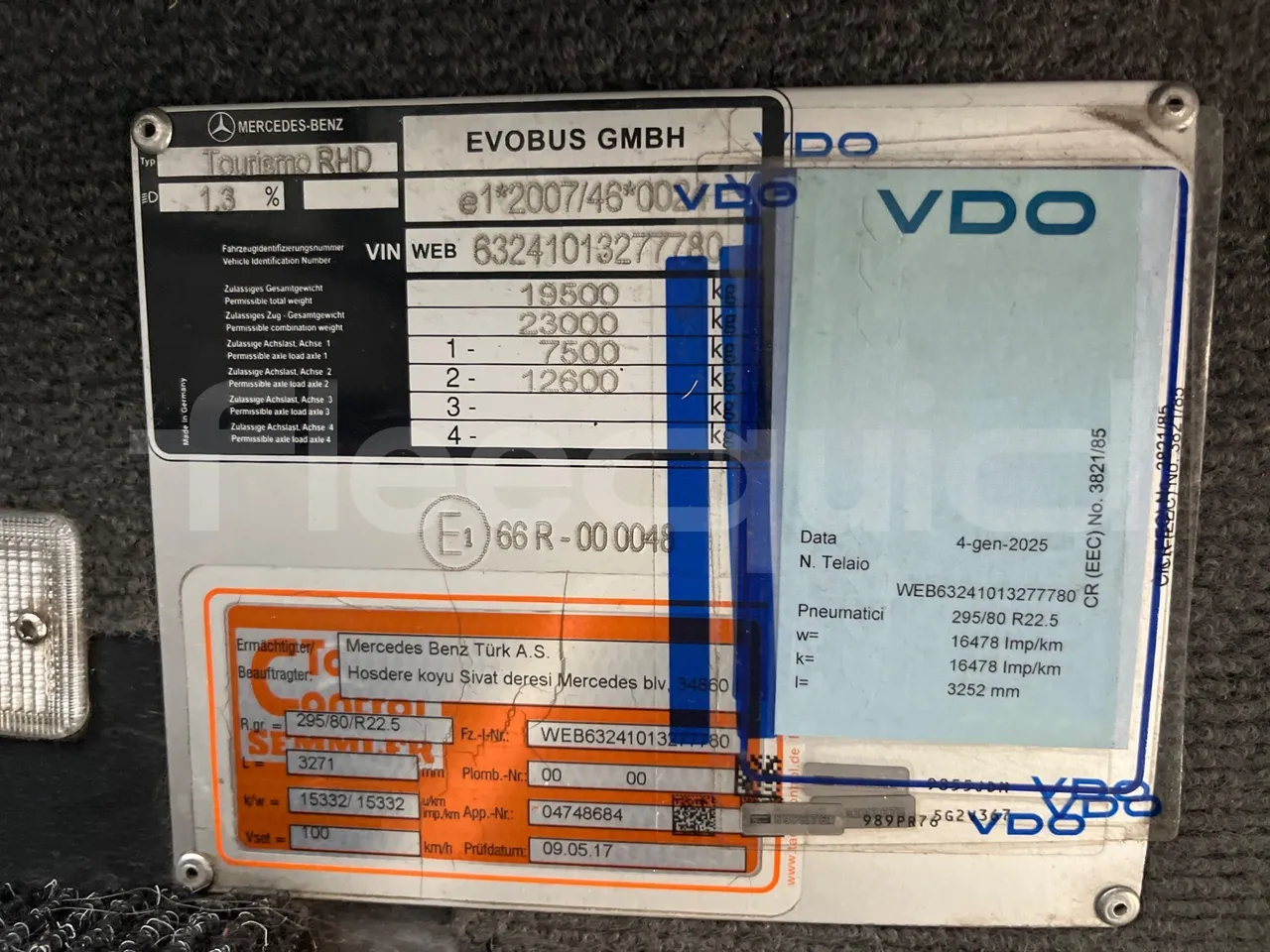 Mercedes-Benz Tourismo 632 01 - Euro6 - 315kW - 12.140mt - vehicle plate photo