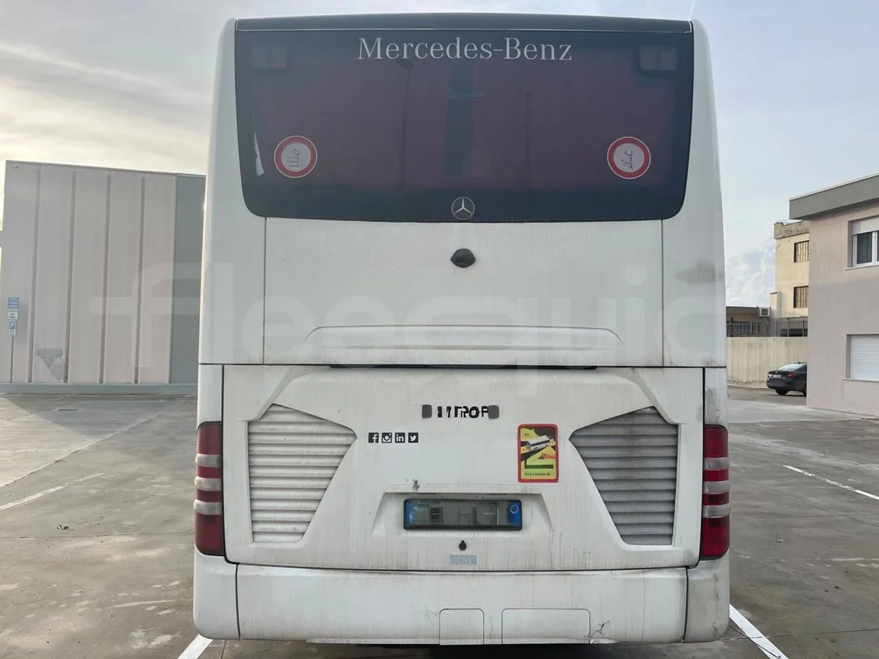 Mercedes-Benz Tourismo 632 01 - Euro6 - 315kW - 12.140mt - rear hatch closed