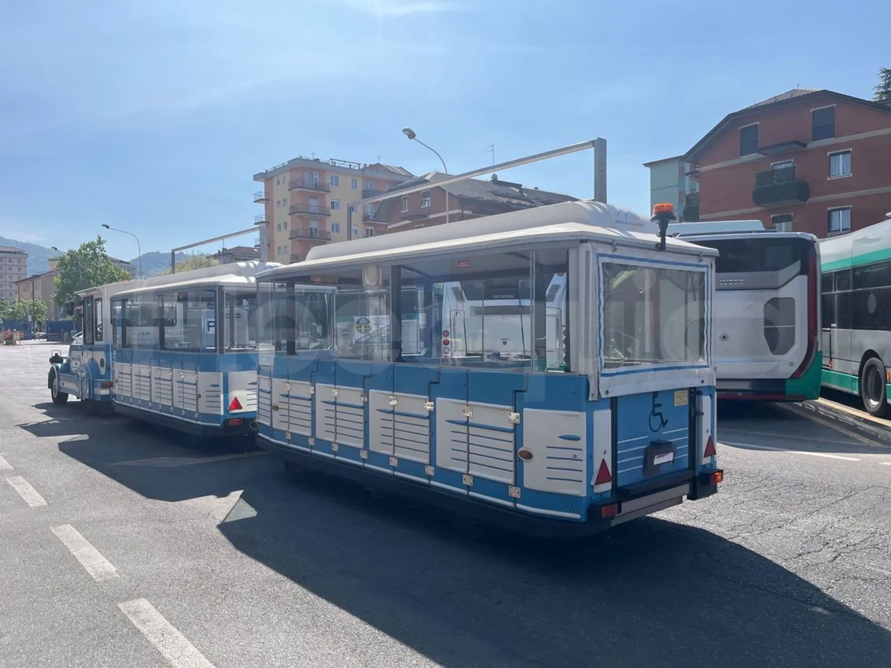 Dotto LDM04 + WD1 LDM04 + WD1 - Euro4 - 130kW - 3.950mt + 4.920mt + 4.920mt - 3/4 left rear side