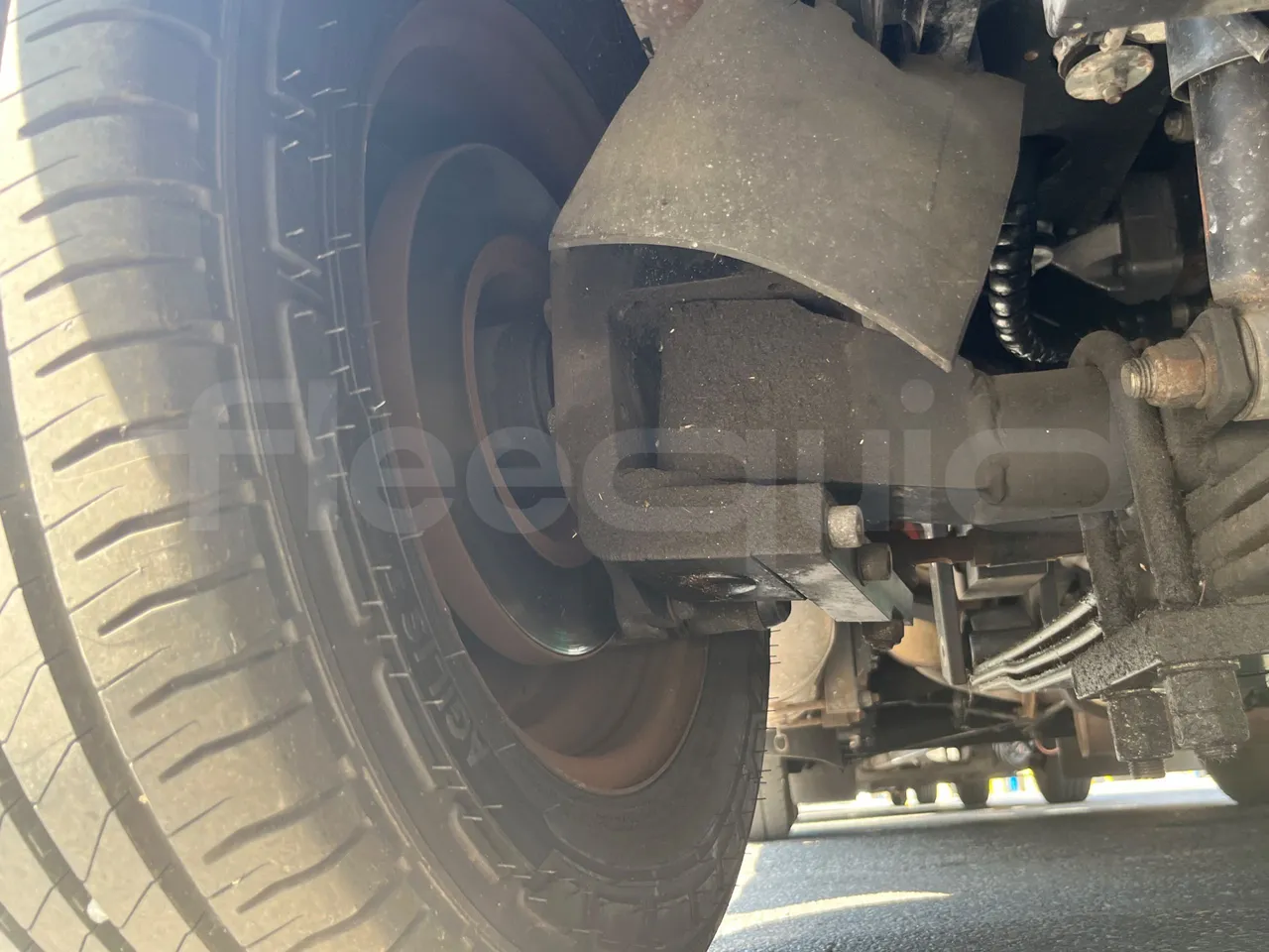 Dotto LDM04 + WD1 LDM04 + WD1 - Euro4 - 130kW - 3.950mt + 4.920mt + 4.920mt - front brake calipers left