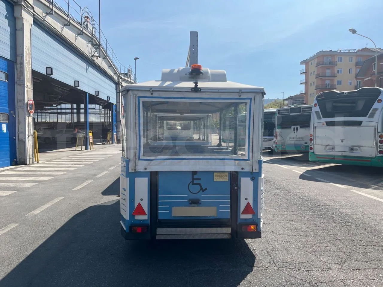 Dotto LDM04 + WD1 LDM04 + WD1 - Euro4 - 130kW - 3.950mt + 4.920mt + 4.920mt - rear hatch closed